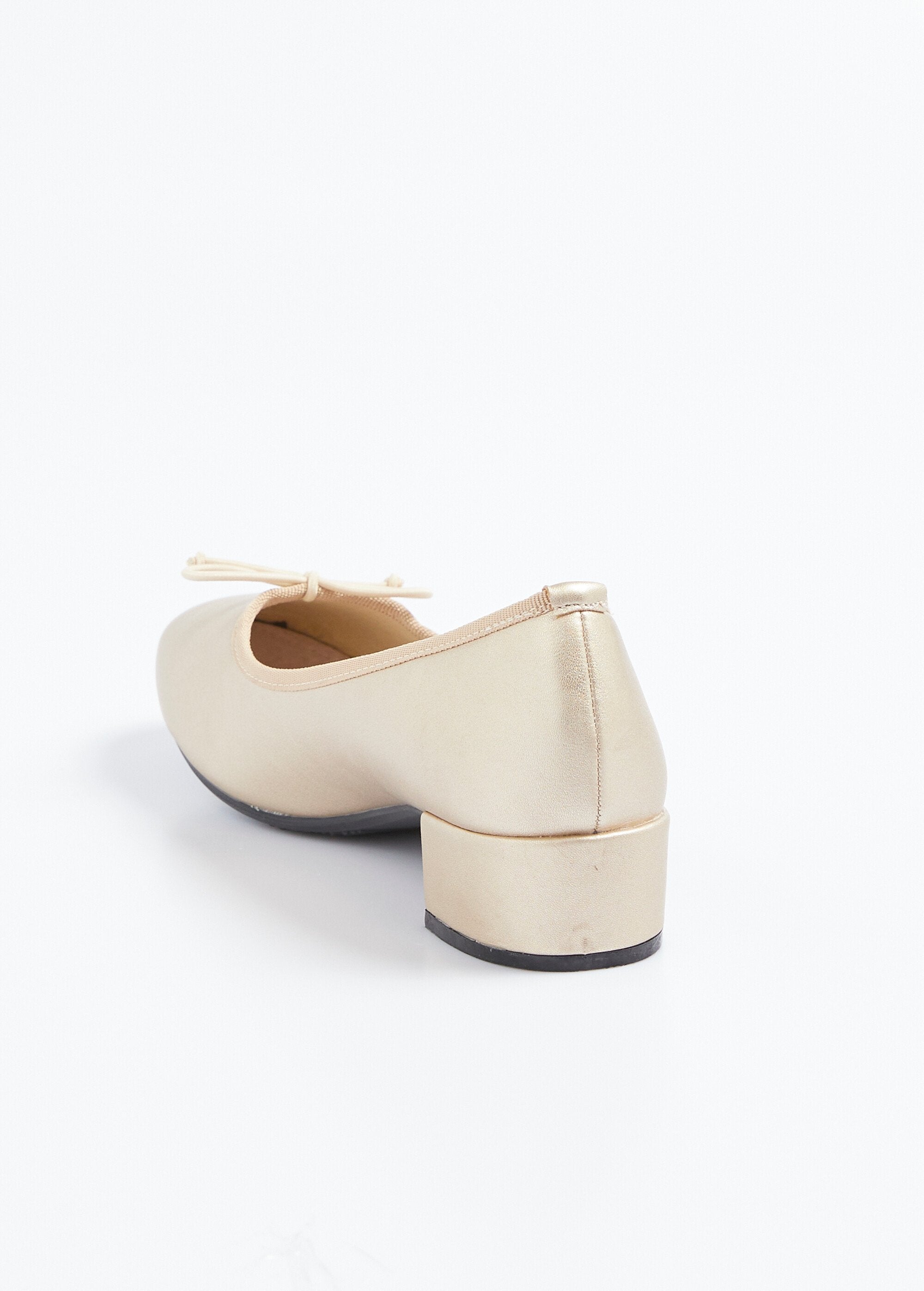 Ballerinas_with_small_heels,_comfortable_width,_fancy_bow_Golden_DO1_slim
