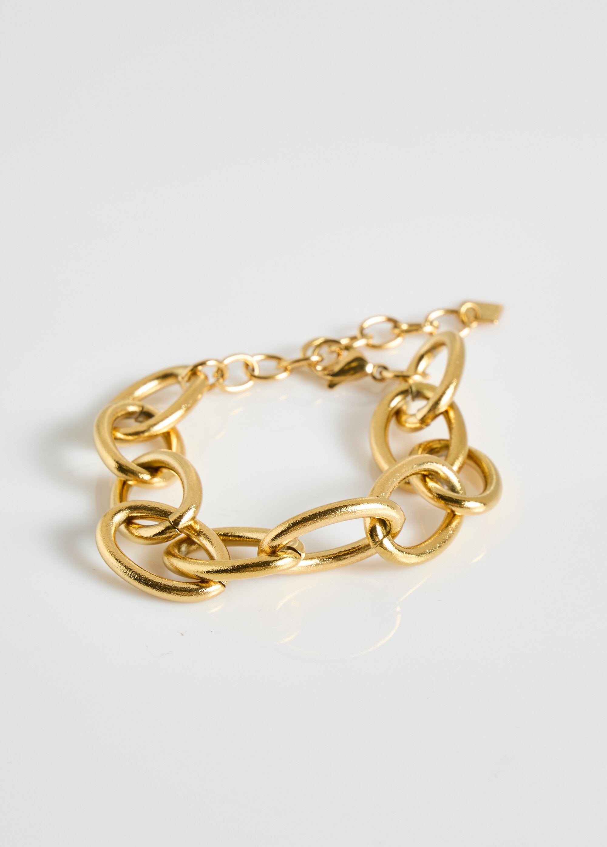 Stainless_steel_oval_link_bracelet_Golden_DE1_slim