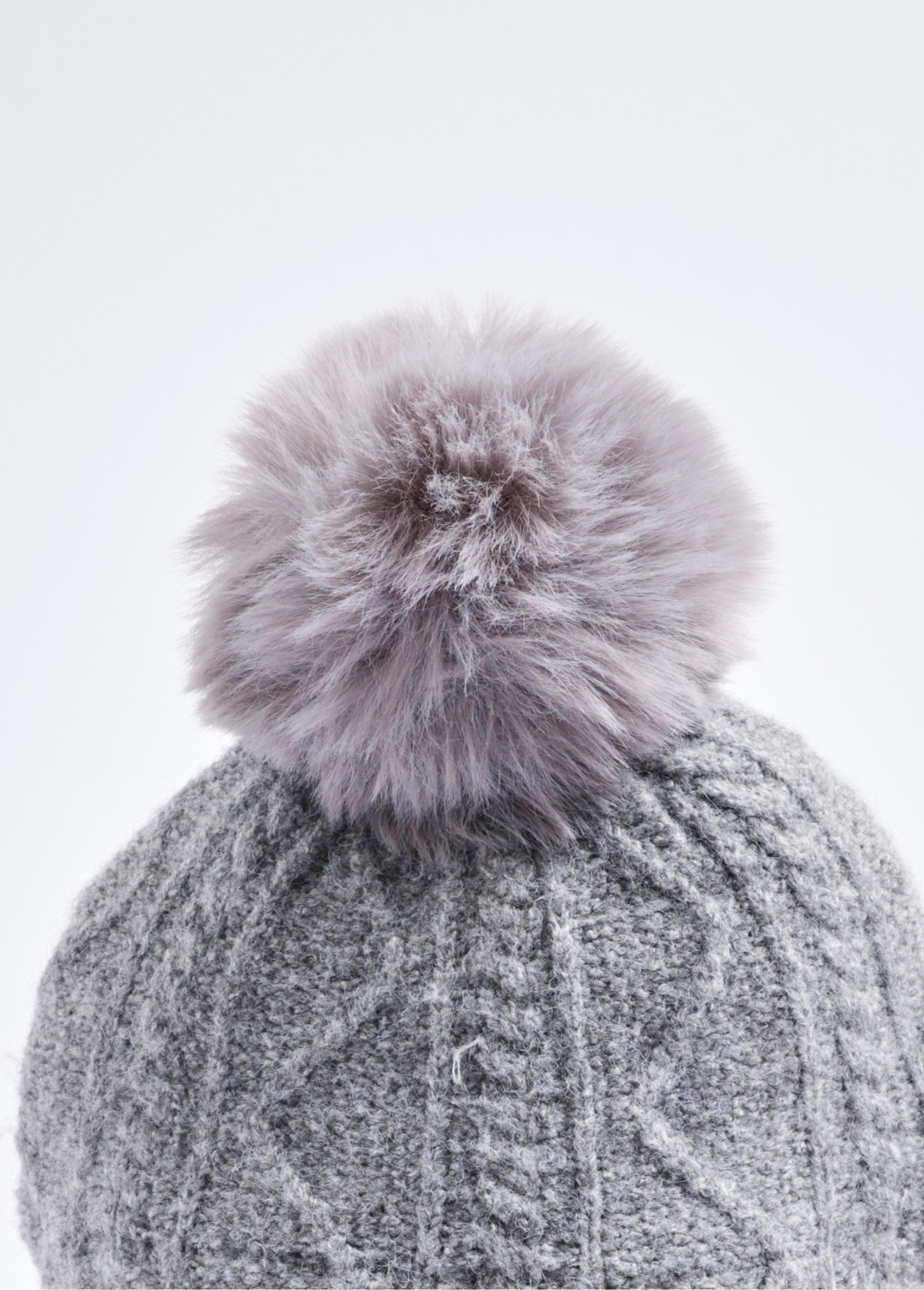 Ribbed_wool_hat_with_pompom_Light_gray_DE2_slim