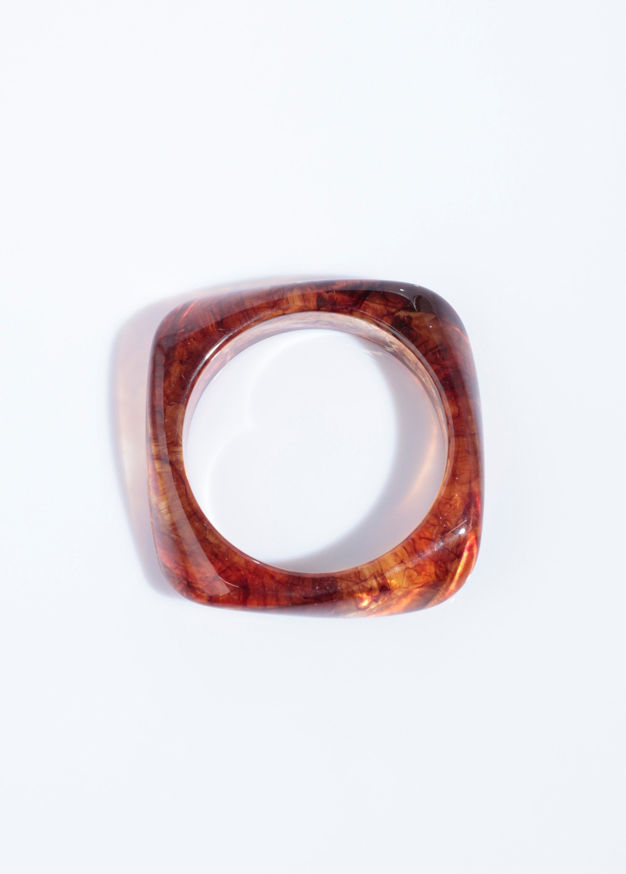 Rigid_square_bracelet_with_amber_look_Amber_DE1_slim