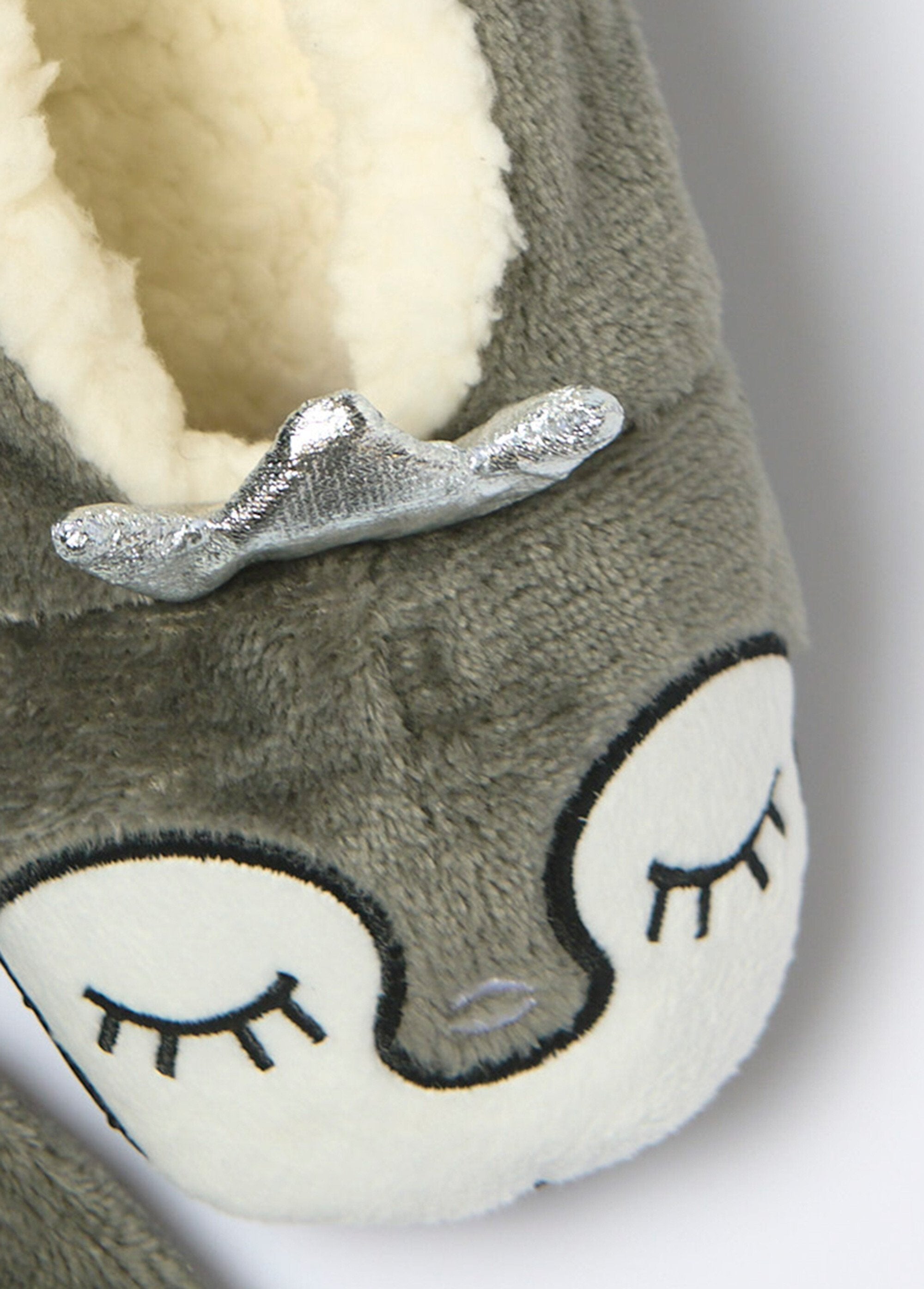 Slippers_+_plush_mesh_sleep_mask_Gray_DE1_slim