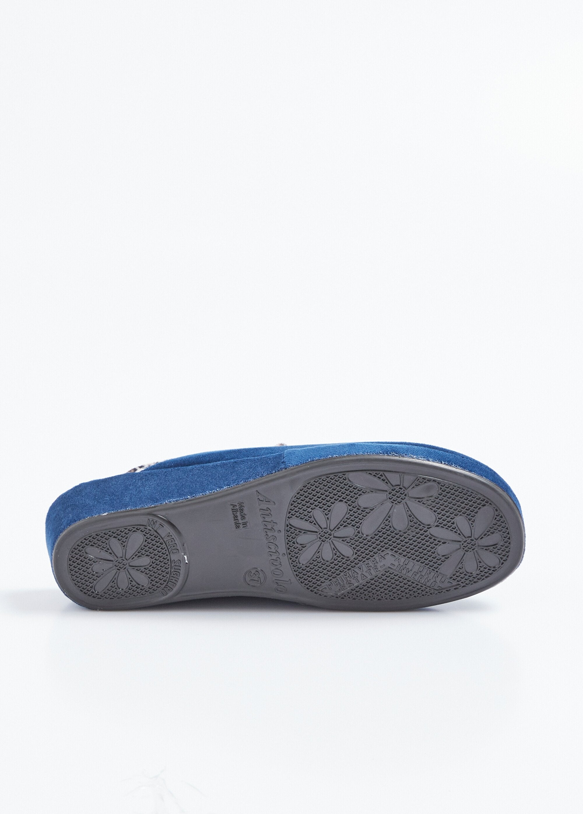 Comfortable_width_mule_slippers_in_velvety_textile_Marine_UN1_slim