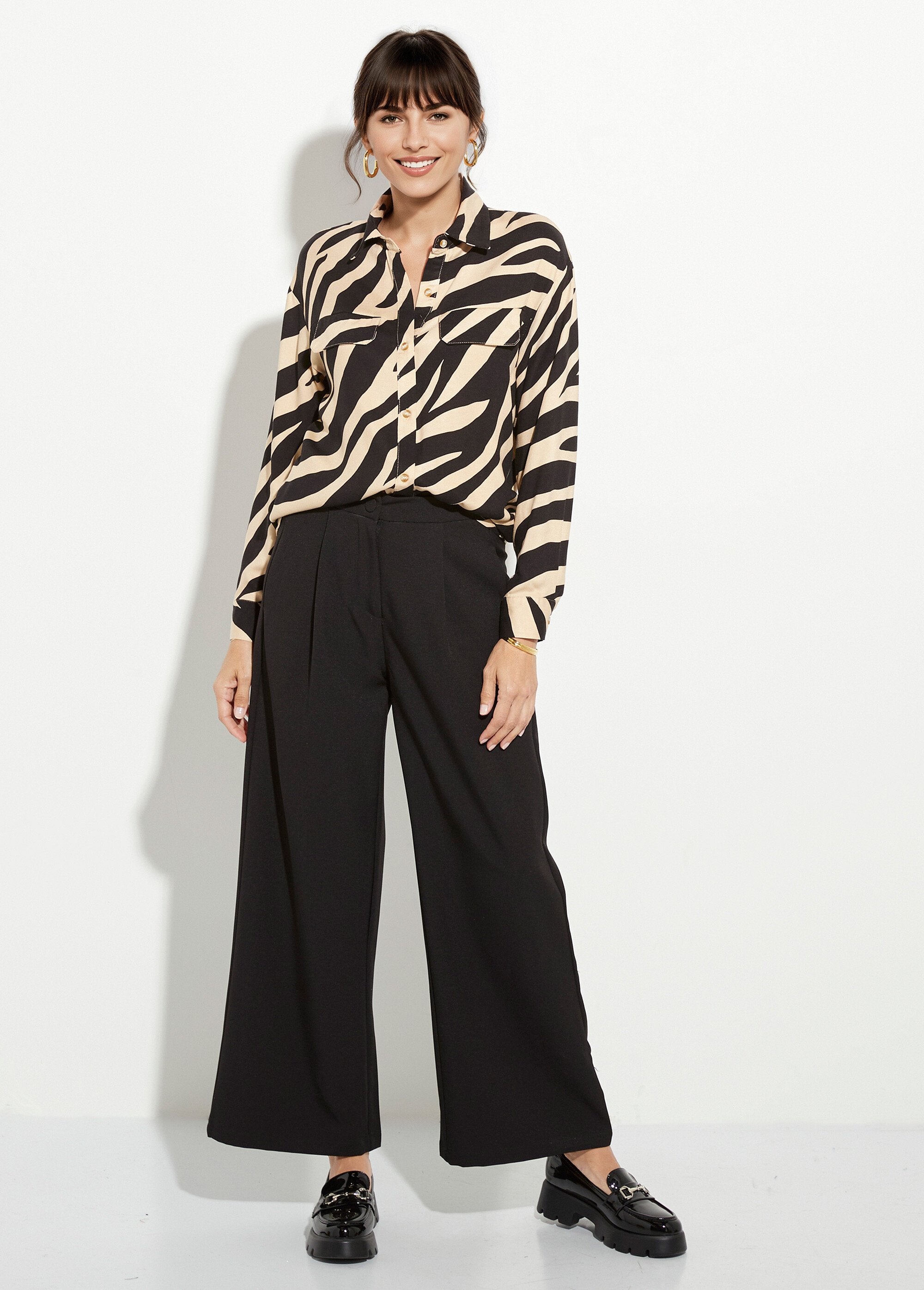 Zebra_pattern_blouse_with_flap_pockets_Black_and_beige_SF1_slim