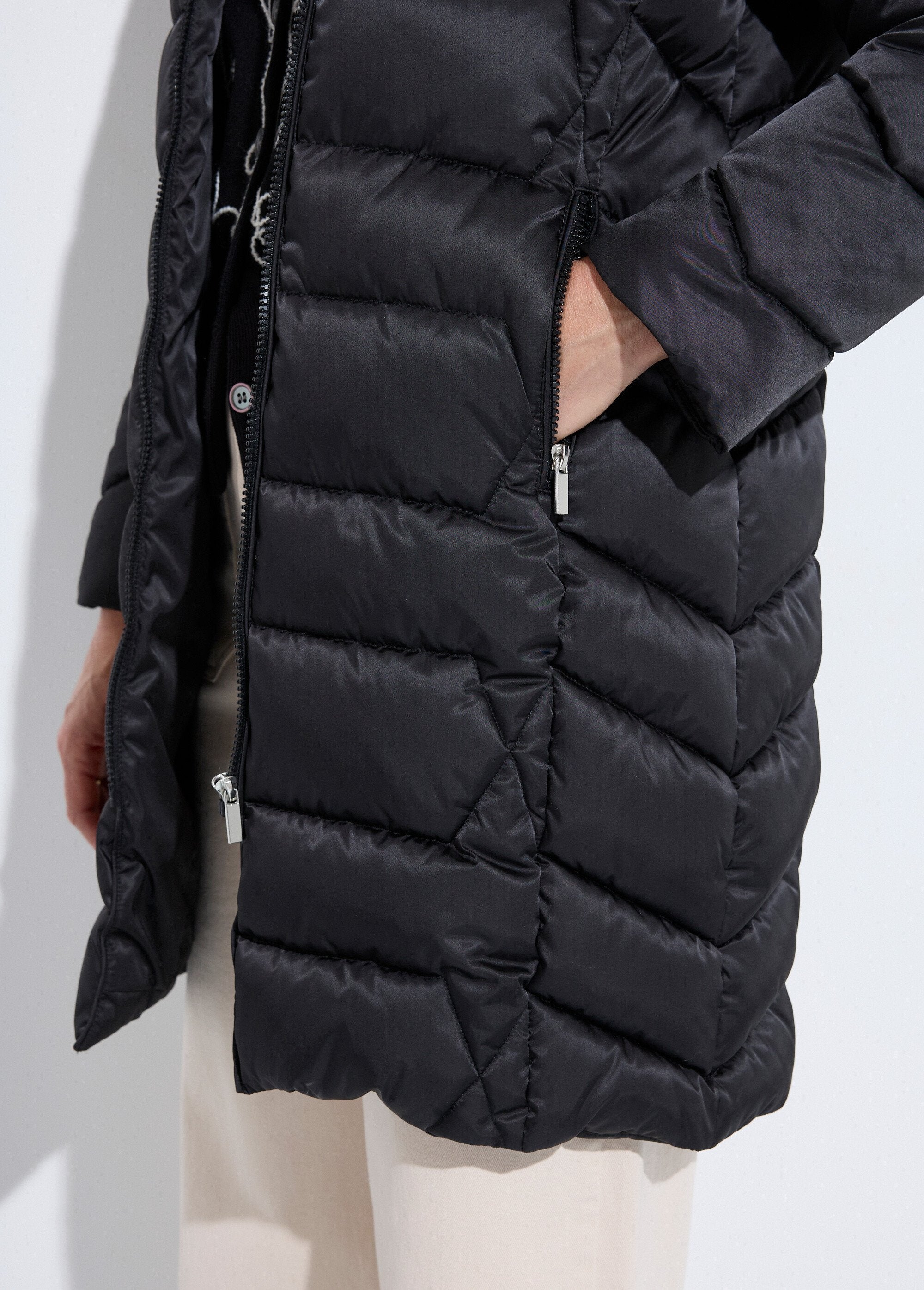 Long_quilted_hooded_down_jacket_Black_DE1_slim