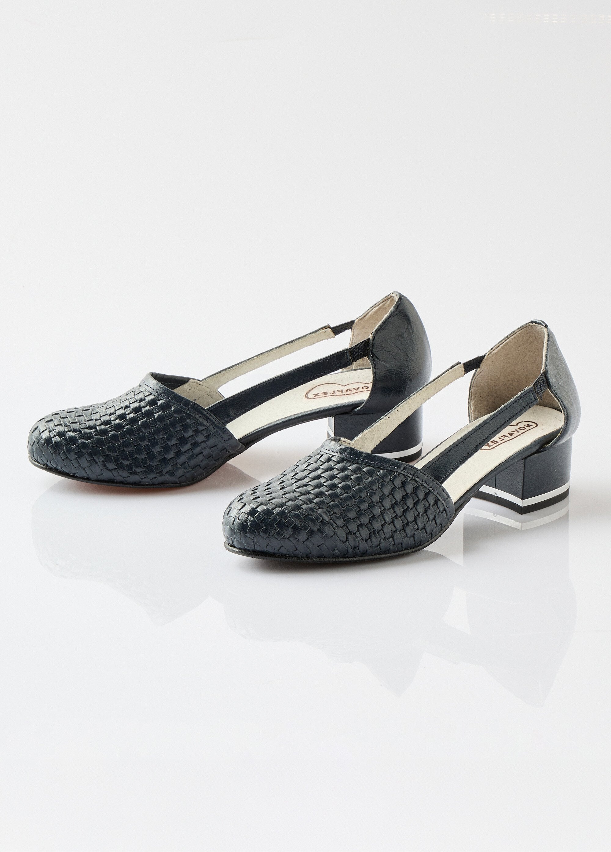 Leather_heeled_pumps_Marine_DE1_slim