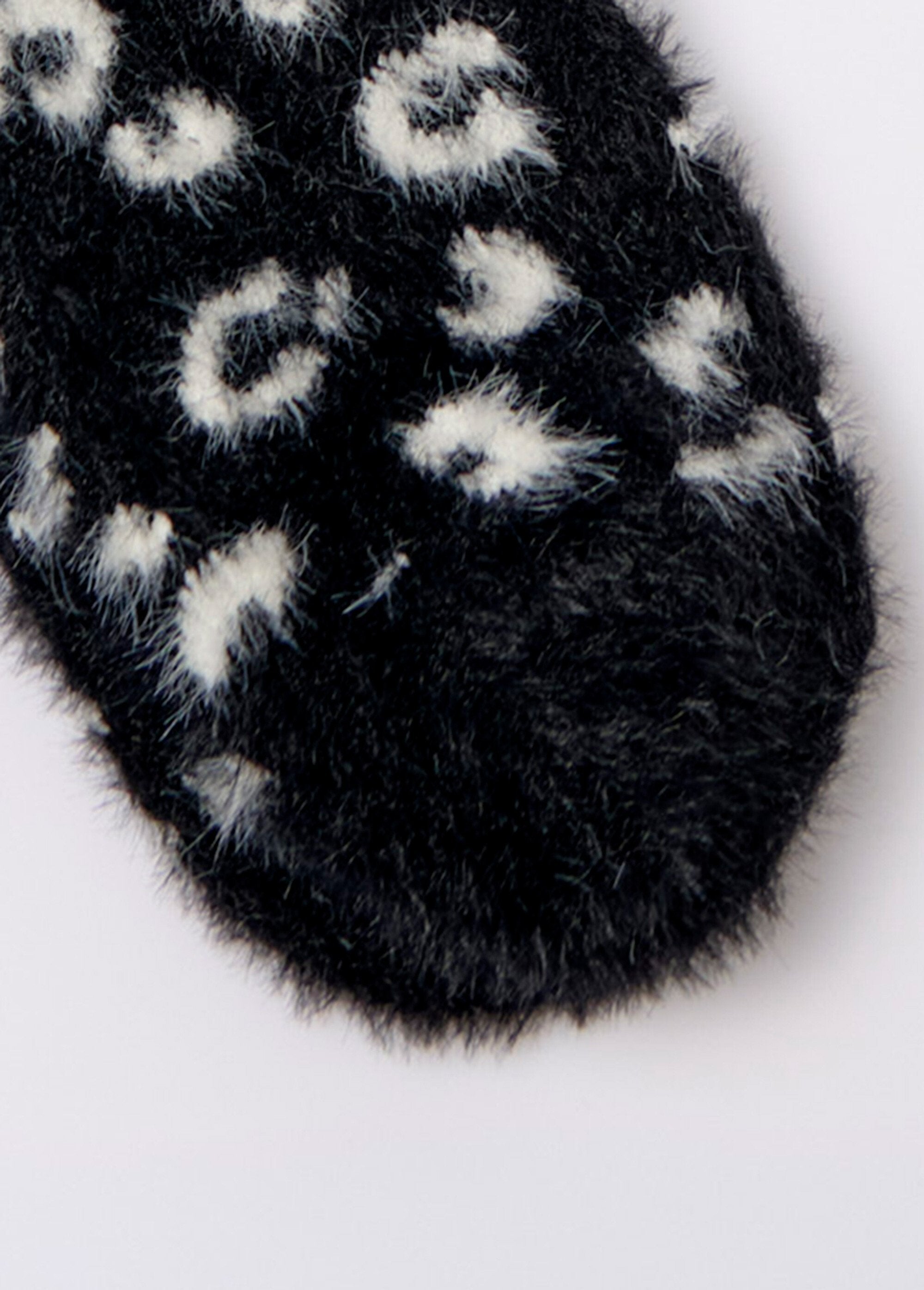 Pack_of_2_warm_hairy_socks_Black_lot_2_DE2_slim