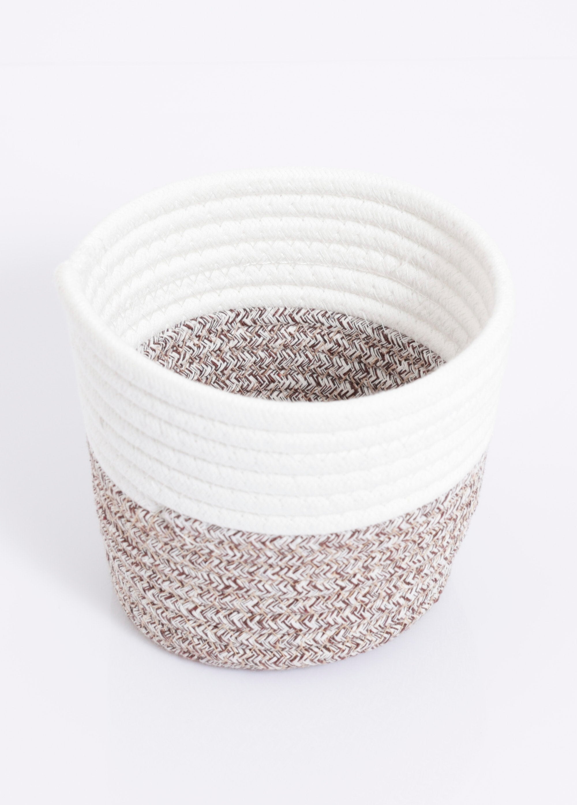 Woven_cotton_pot_cover_basket_White_and_brown_DE1_slim