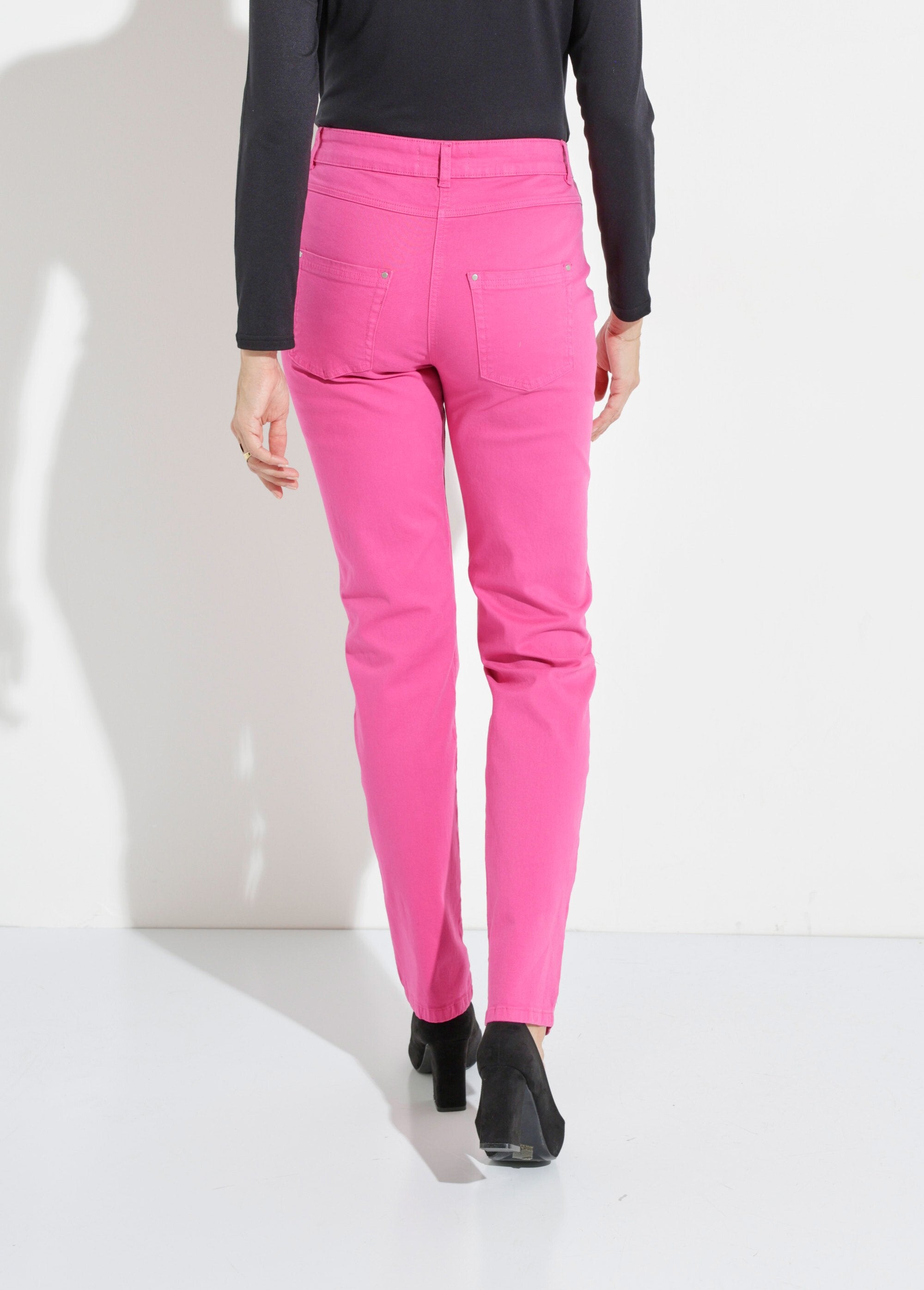 Straight-leg_5-pocket_stretch_cotton_pants_Magenta_pink_DO1_slim