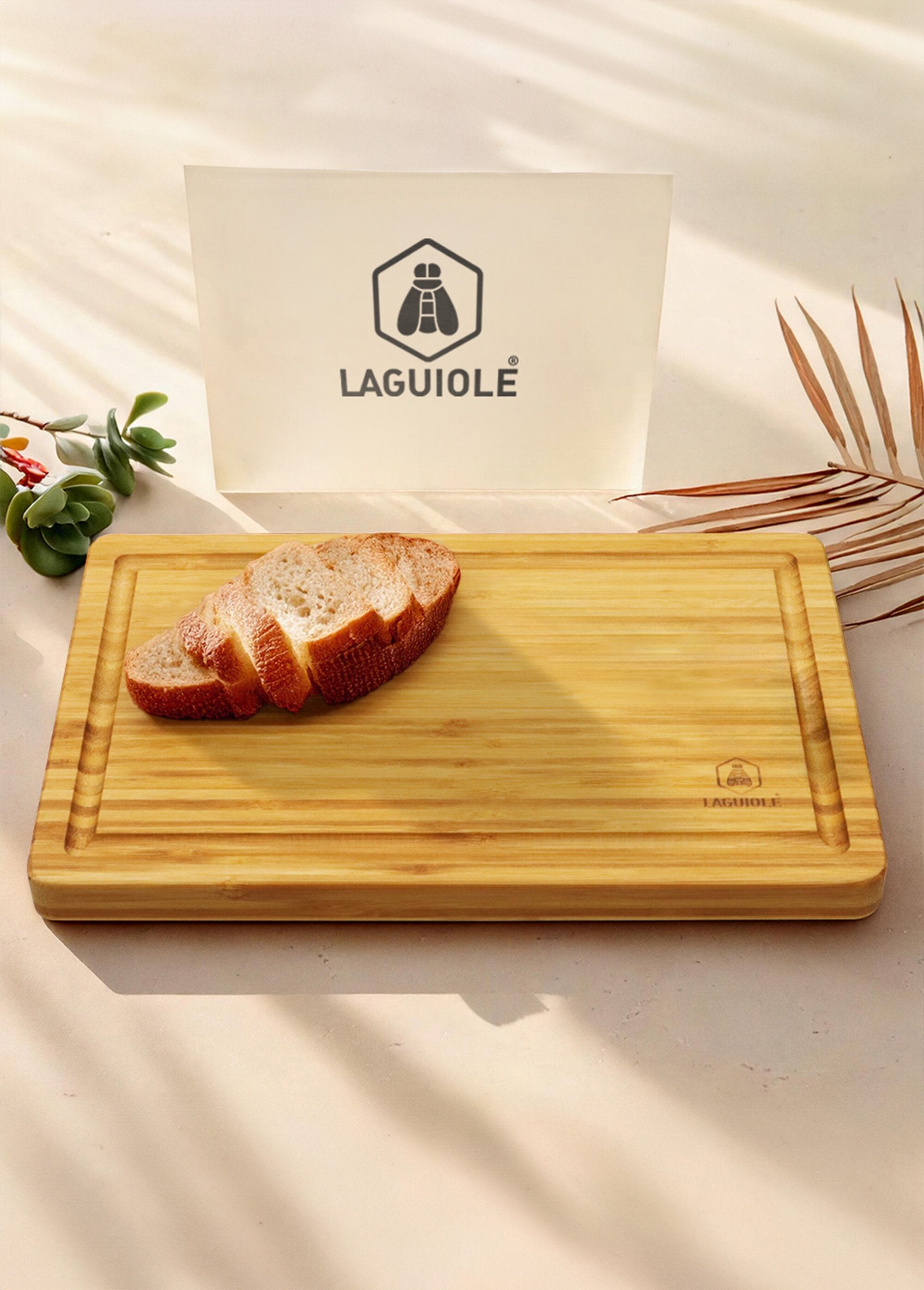 Bamboo_cutting_board,_33cm_Brown_SF1_slim