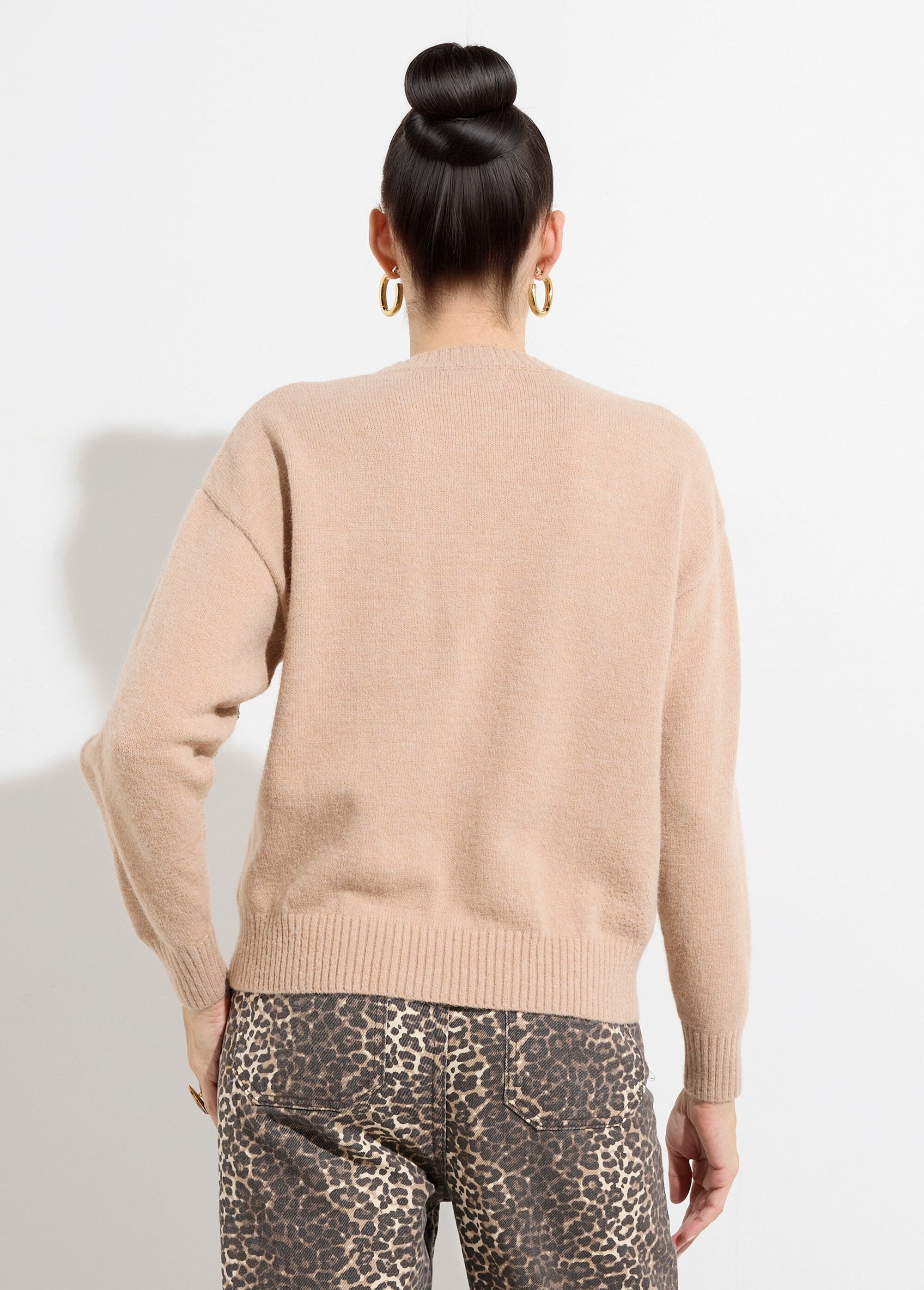 Pull_col_rond,_perles_et_strass_brillants_Beige_DO1_slim