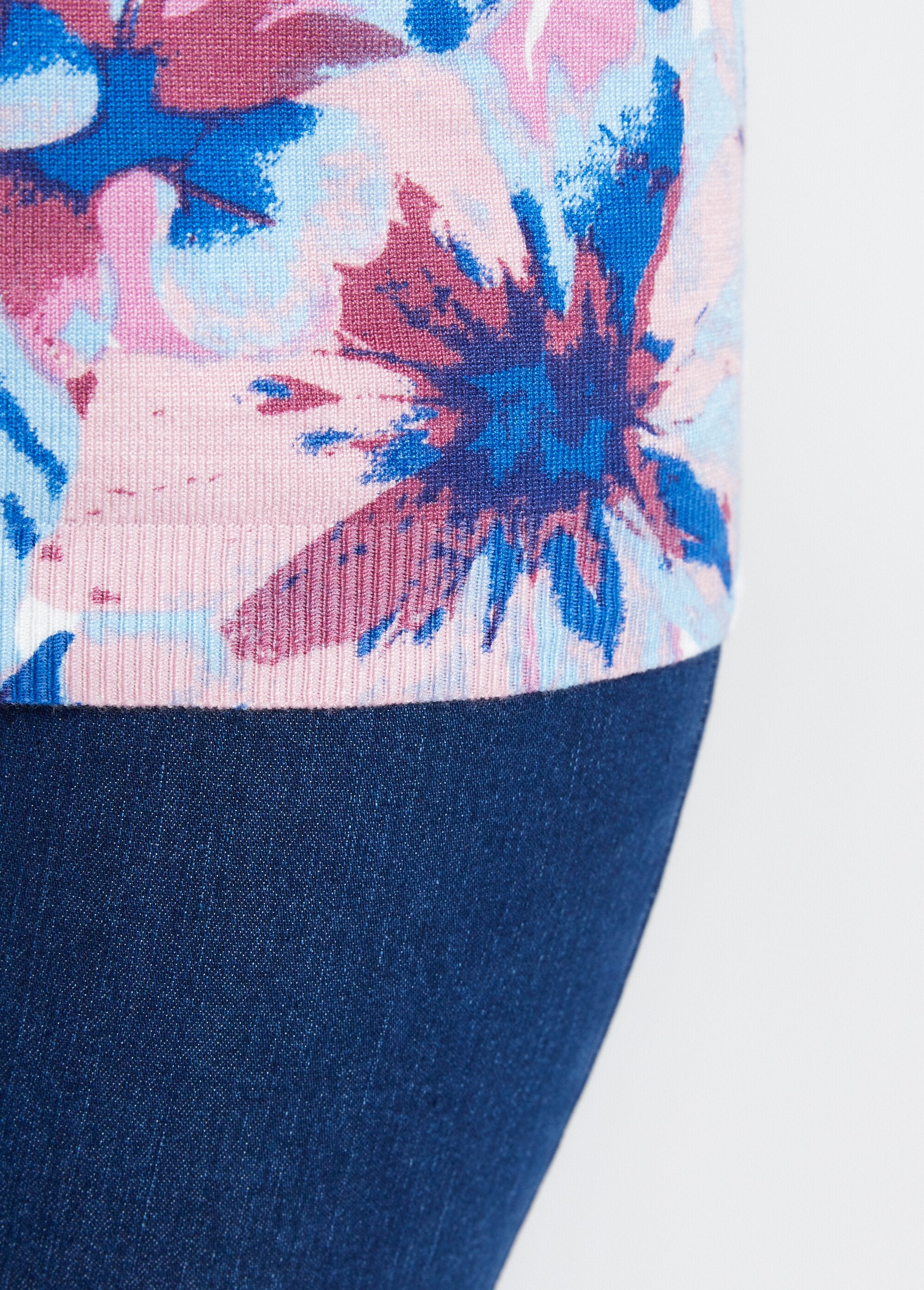 Floral_print_3/4_sleeve_sweater_Blue_and_pink_DE3_slim