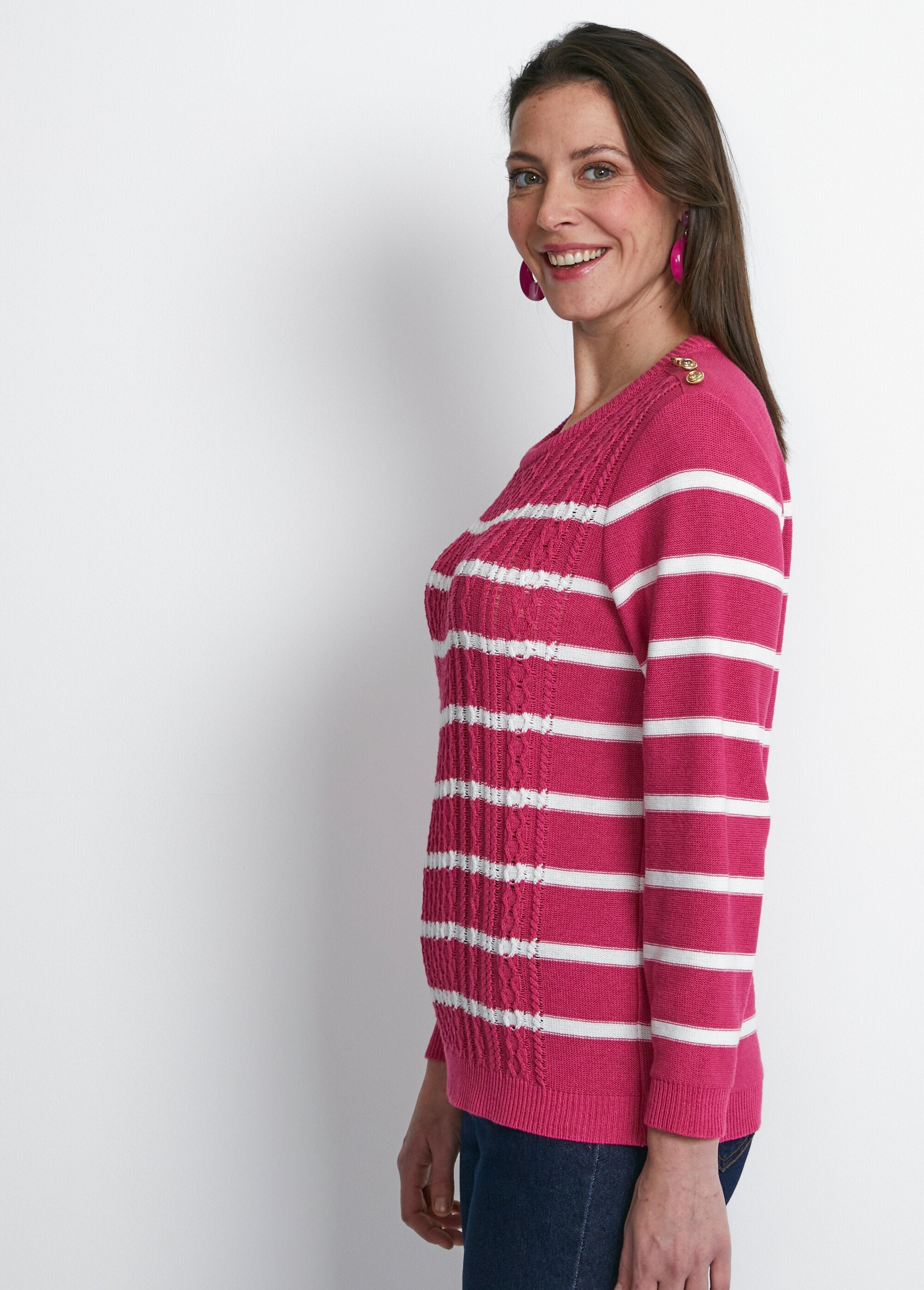 Striped_sweater_with_sailor-style_buttons_Raspberry_and_white_DR1_slim