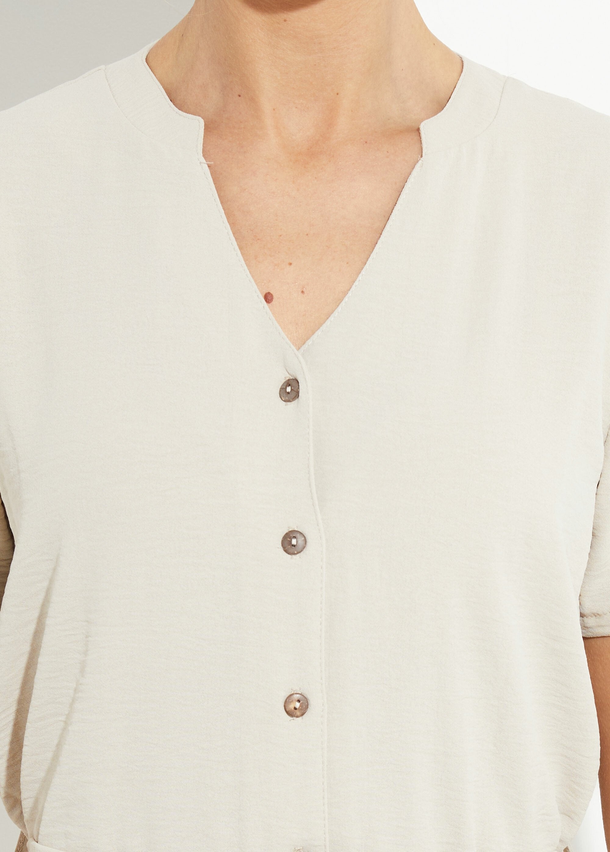 Robe_chemisier_en_crêpe,_style_ethnique_Beige_DE1_slim