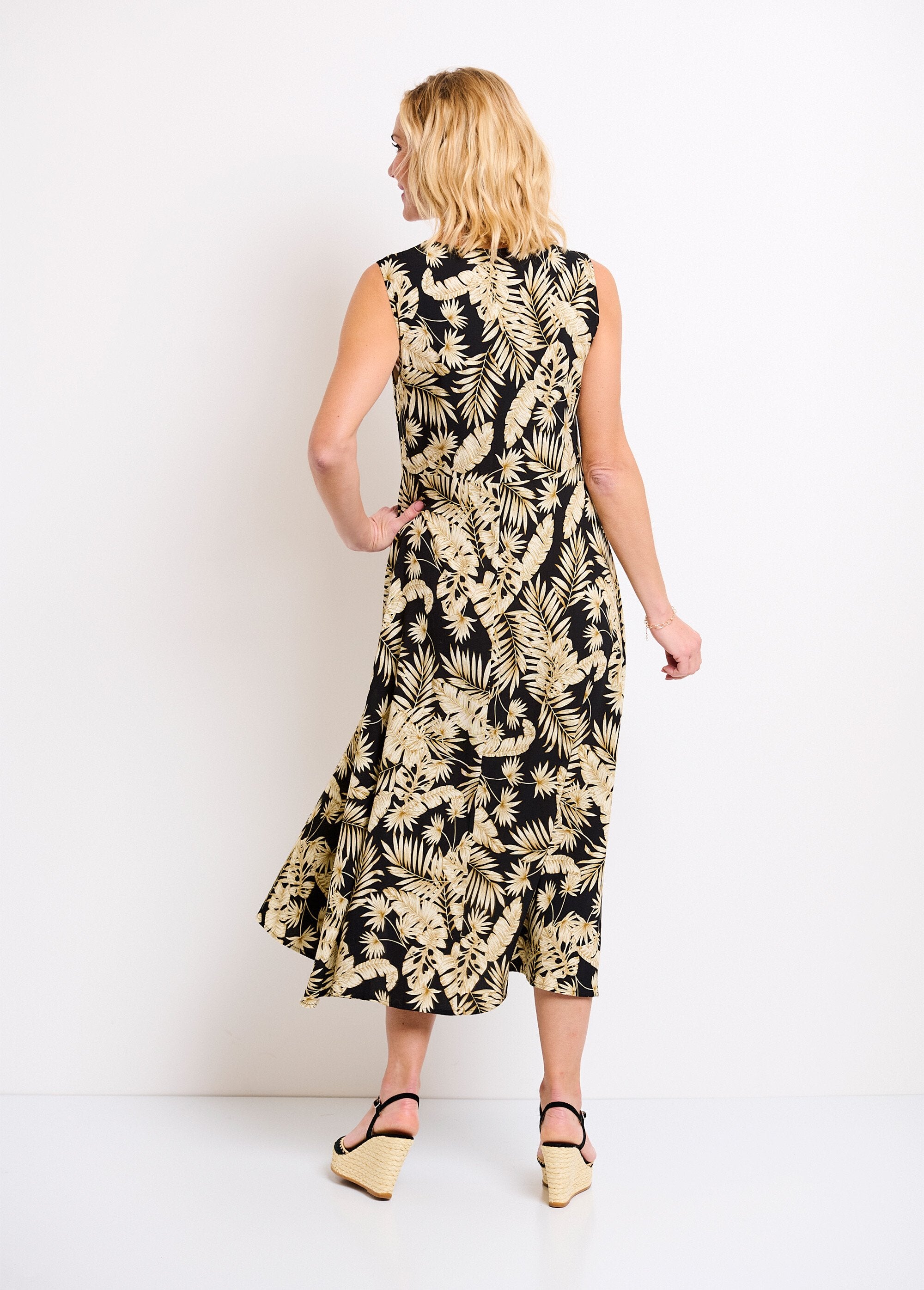 Sleeveless_flared_long_dress_with_foliage_print_Black_and_ecru_DO1_slim