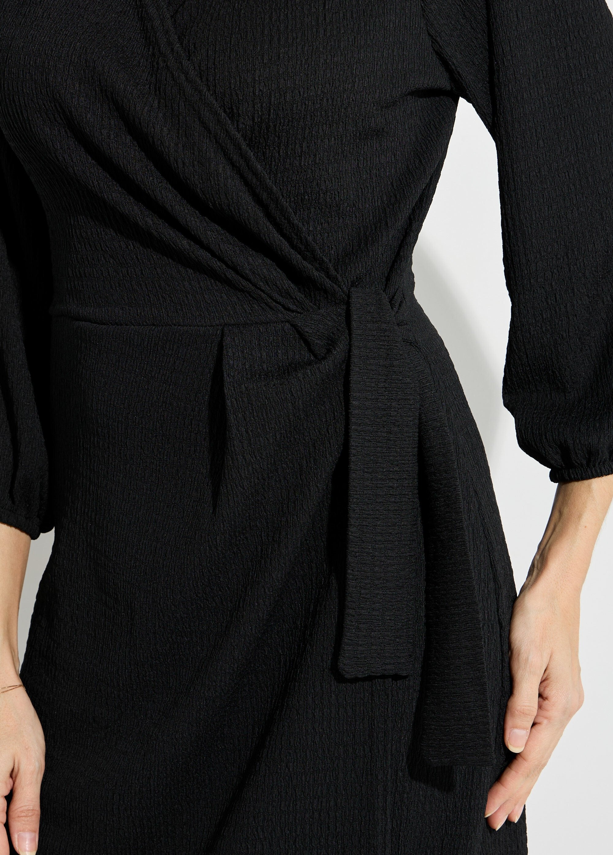 Waffle_knit_wrap_dress_Black_DE2_slim