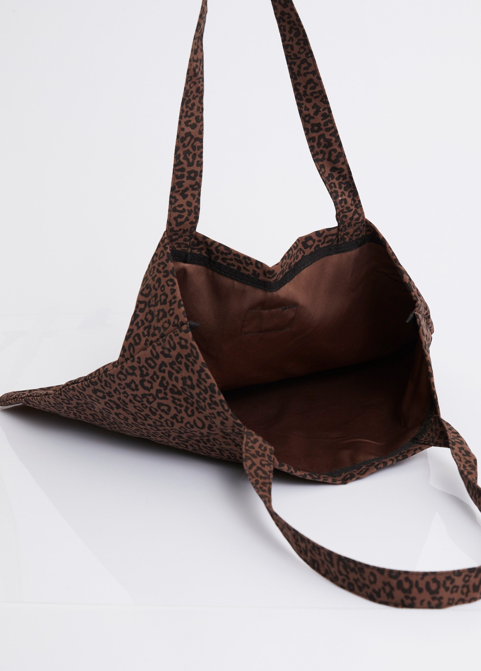 Leopard_print_square_tote_bag,_Love_Brown_leopard_DE1_slim