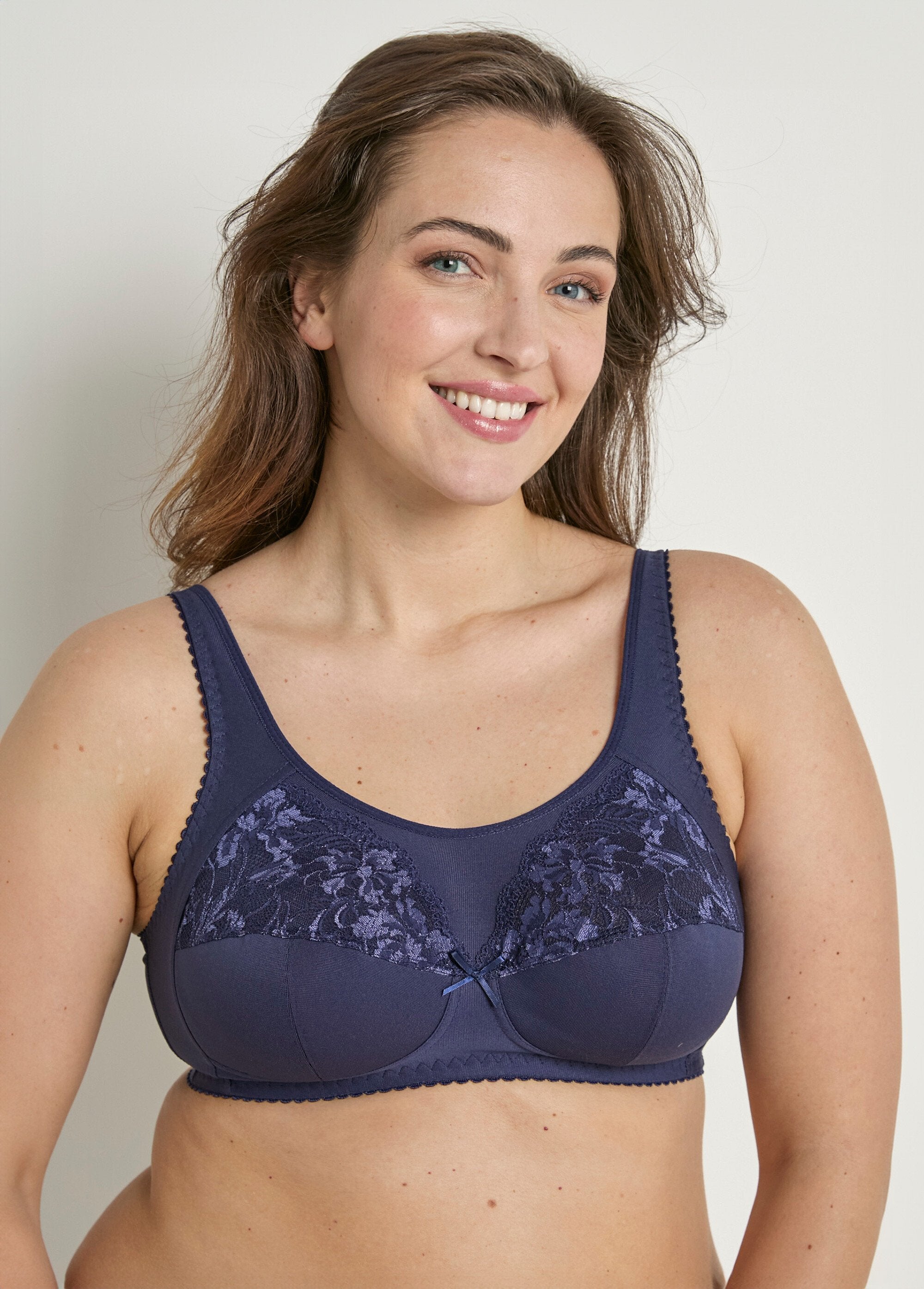 Full_coverage_lace_Non-wired_bra_Blue_FA1_curvy