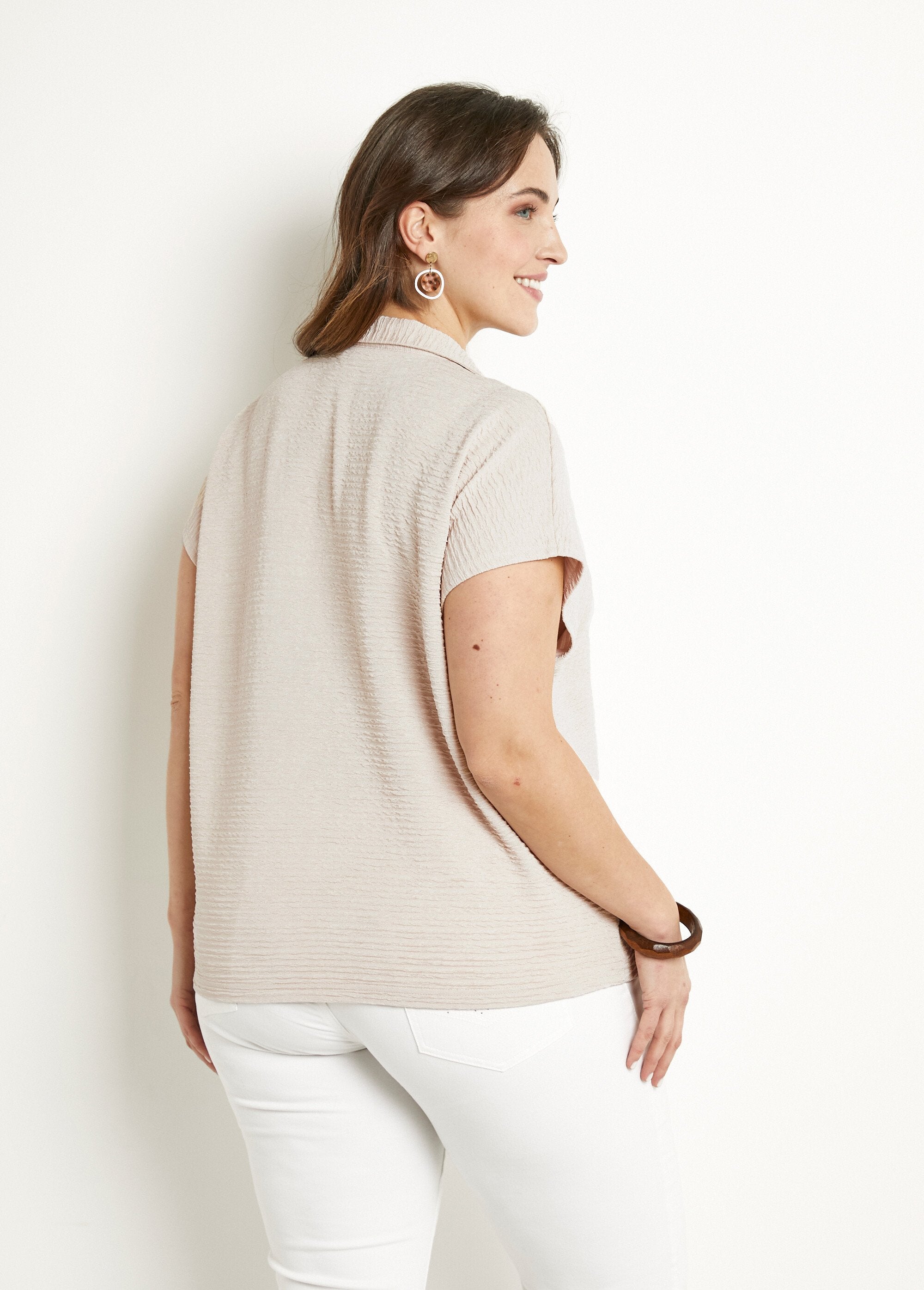 Plain_short_sleeve_shirt_collar_t-shirt_Sand_DO1_curvy