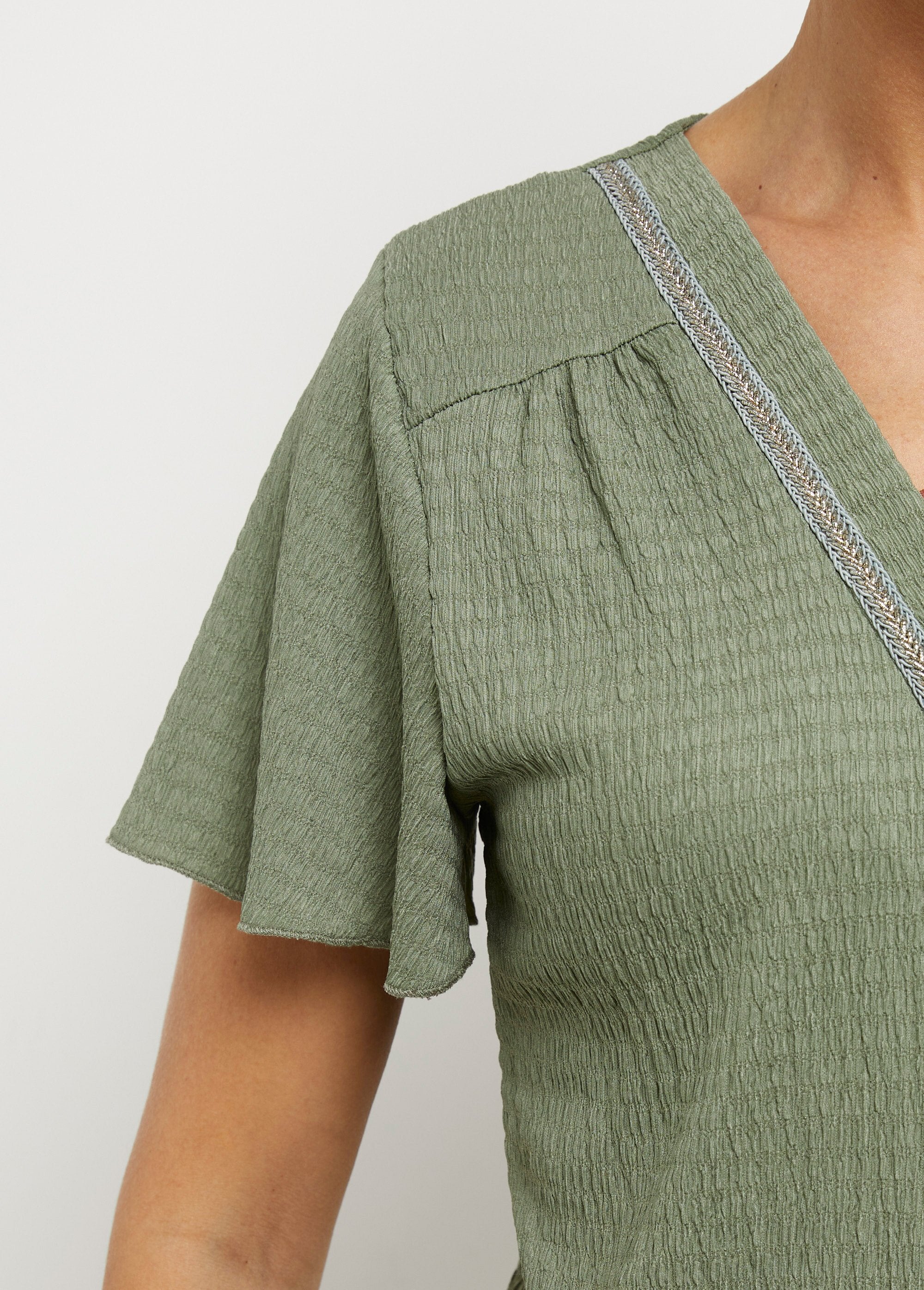 Textured_tunic,_V-neck_with_trim_Lime_green_DE2_slim