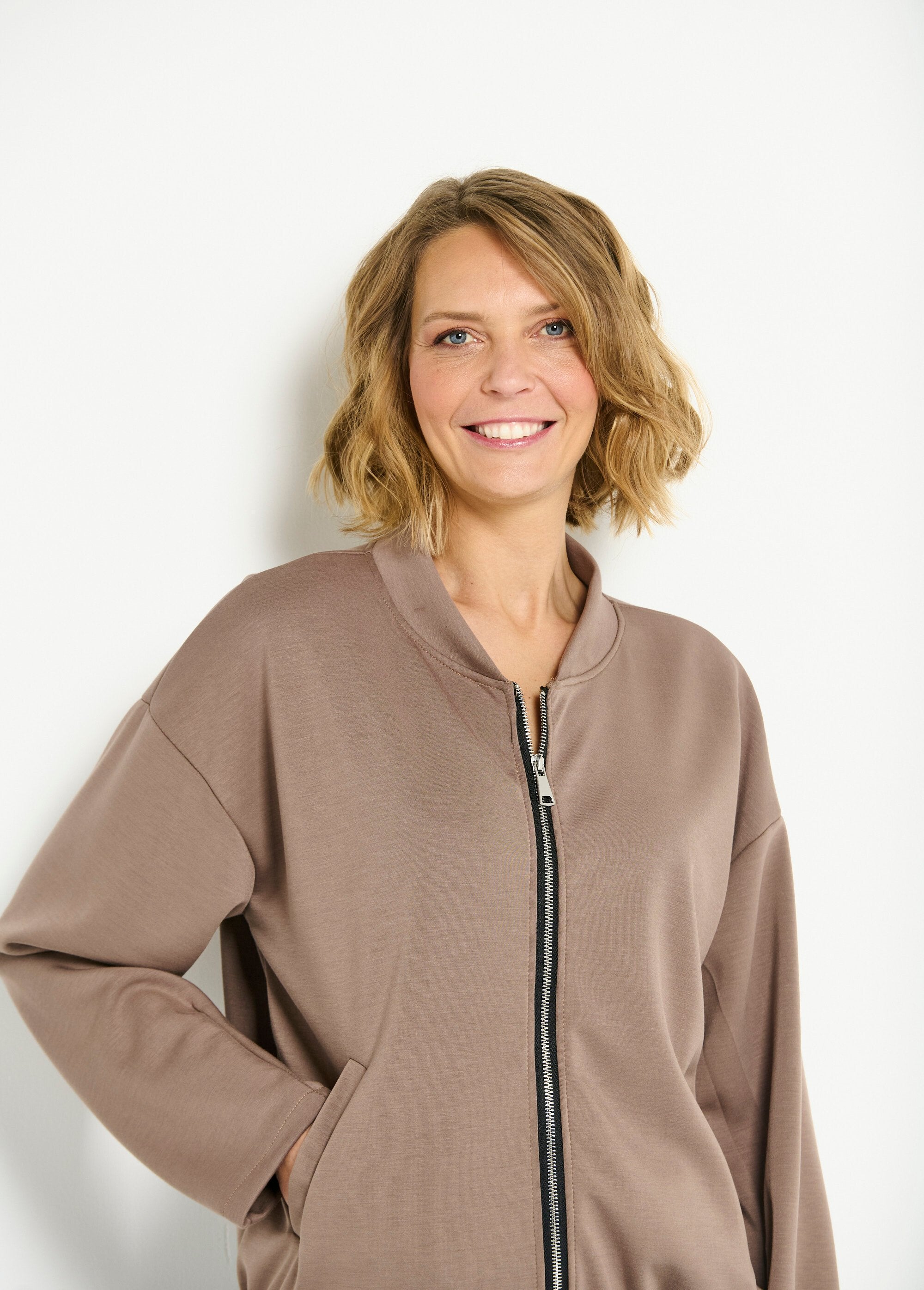 Comfortable_teddy-style_zip-up_jacket_Mole_DE1_slim