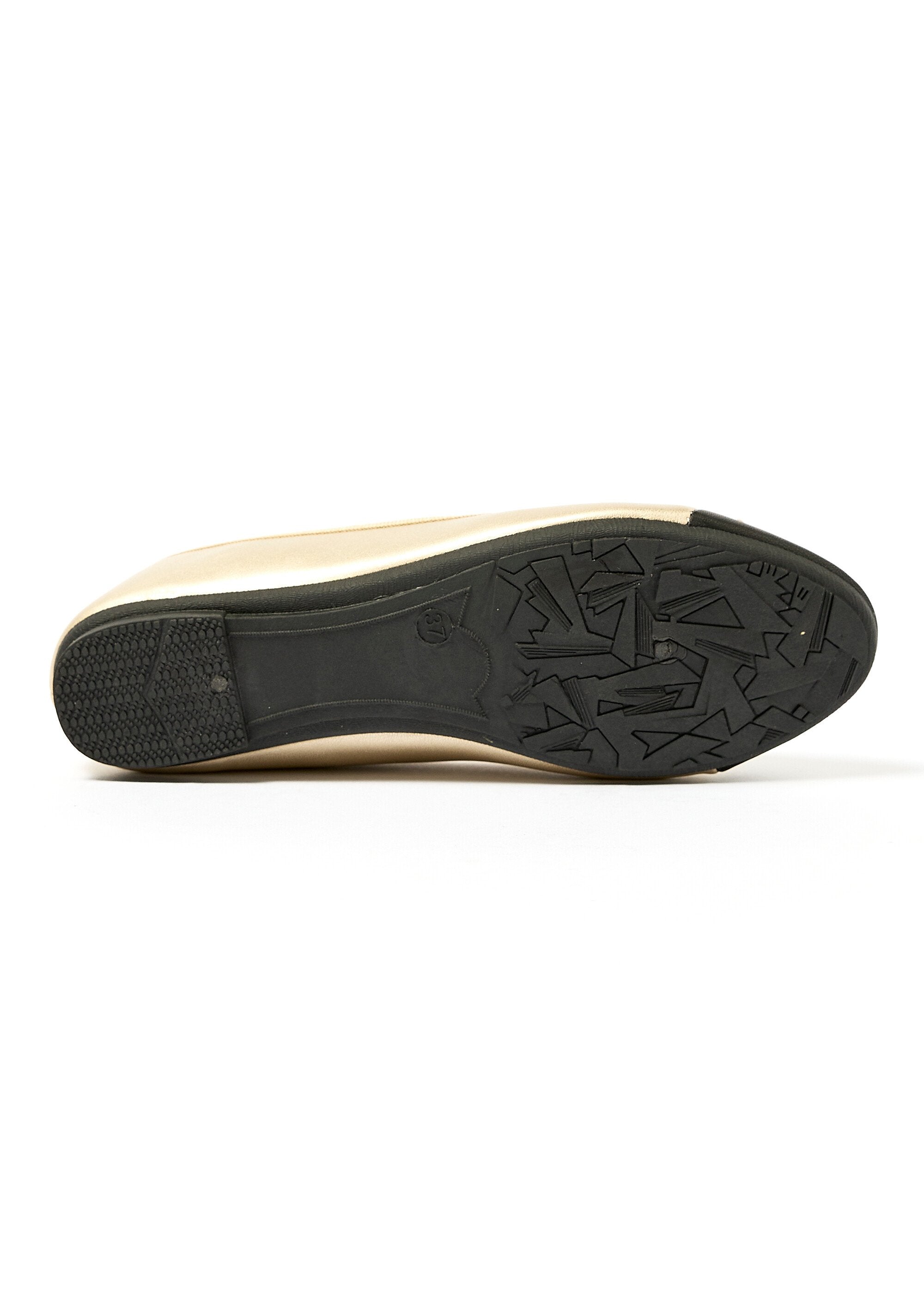 Ballerina_with_toe_cap_and_small_bow_Golden_UN1_slim