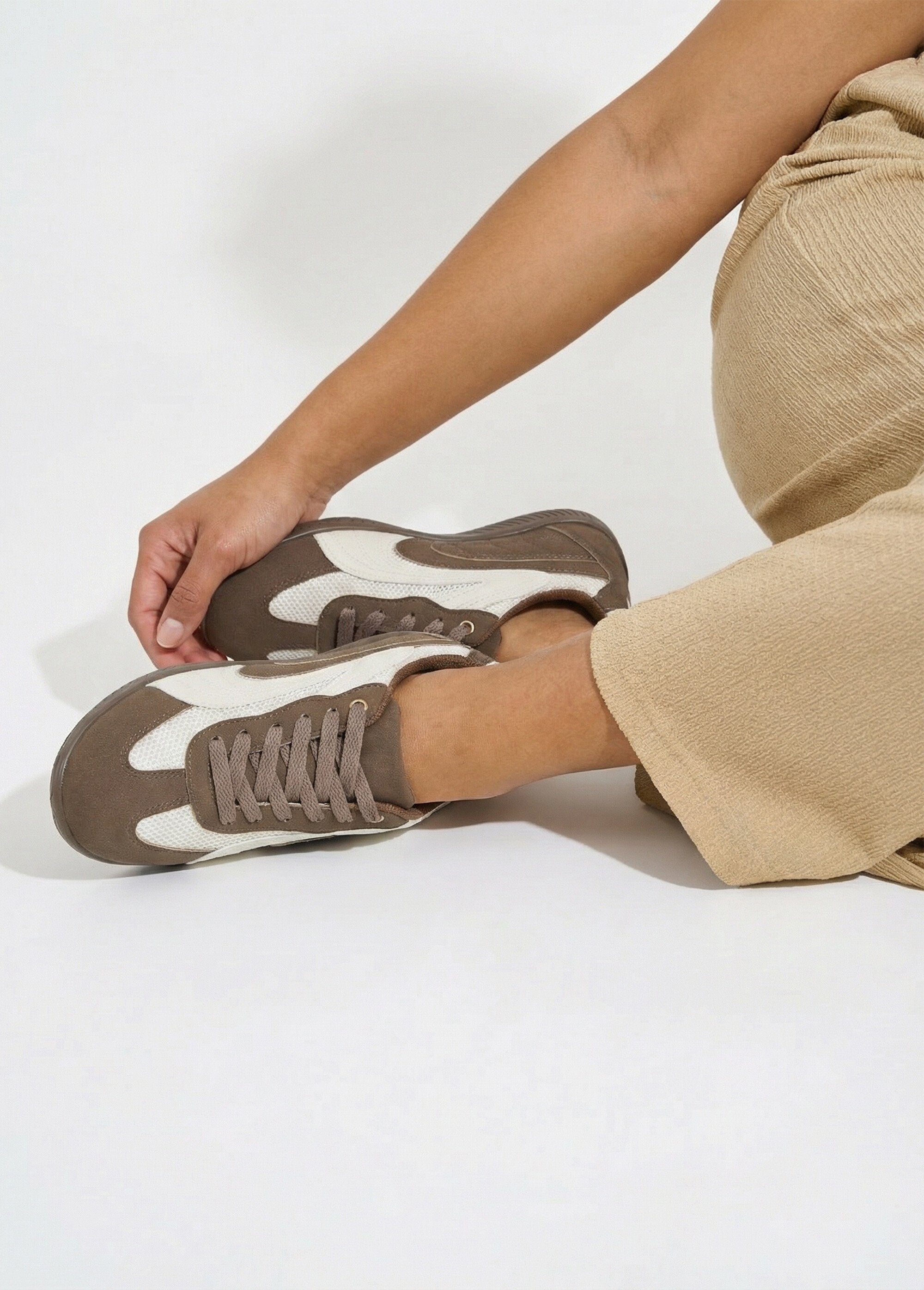 Two-tone,_two-material_lace-up_sneakers_Brown_SF1_slim