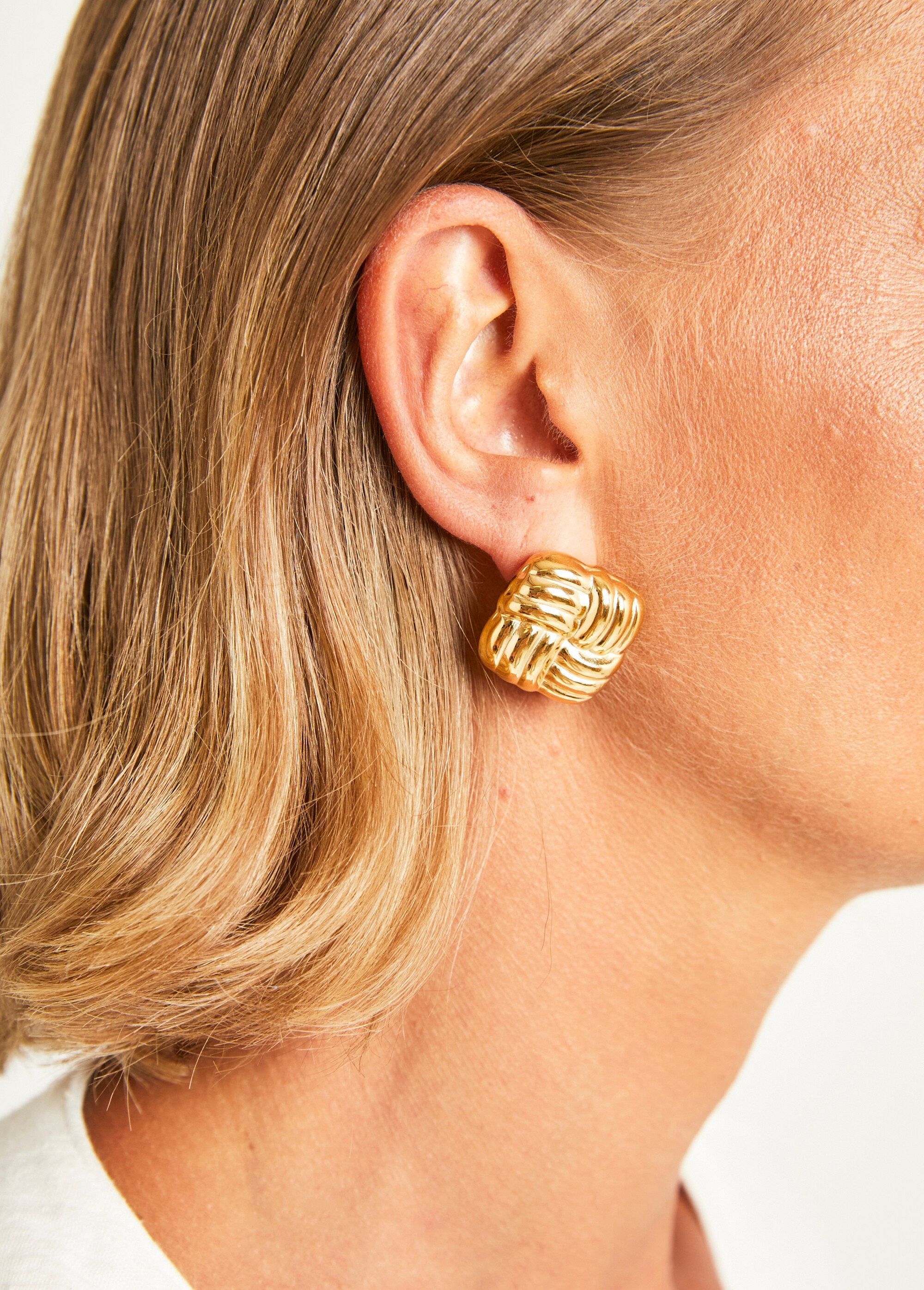 Square_twisted_earrings_Golden_FA2_slim