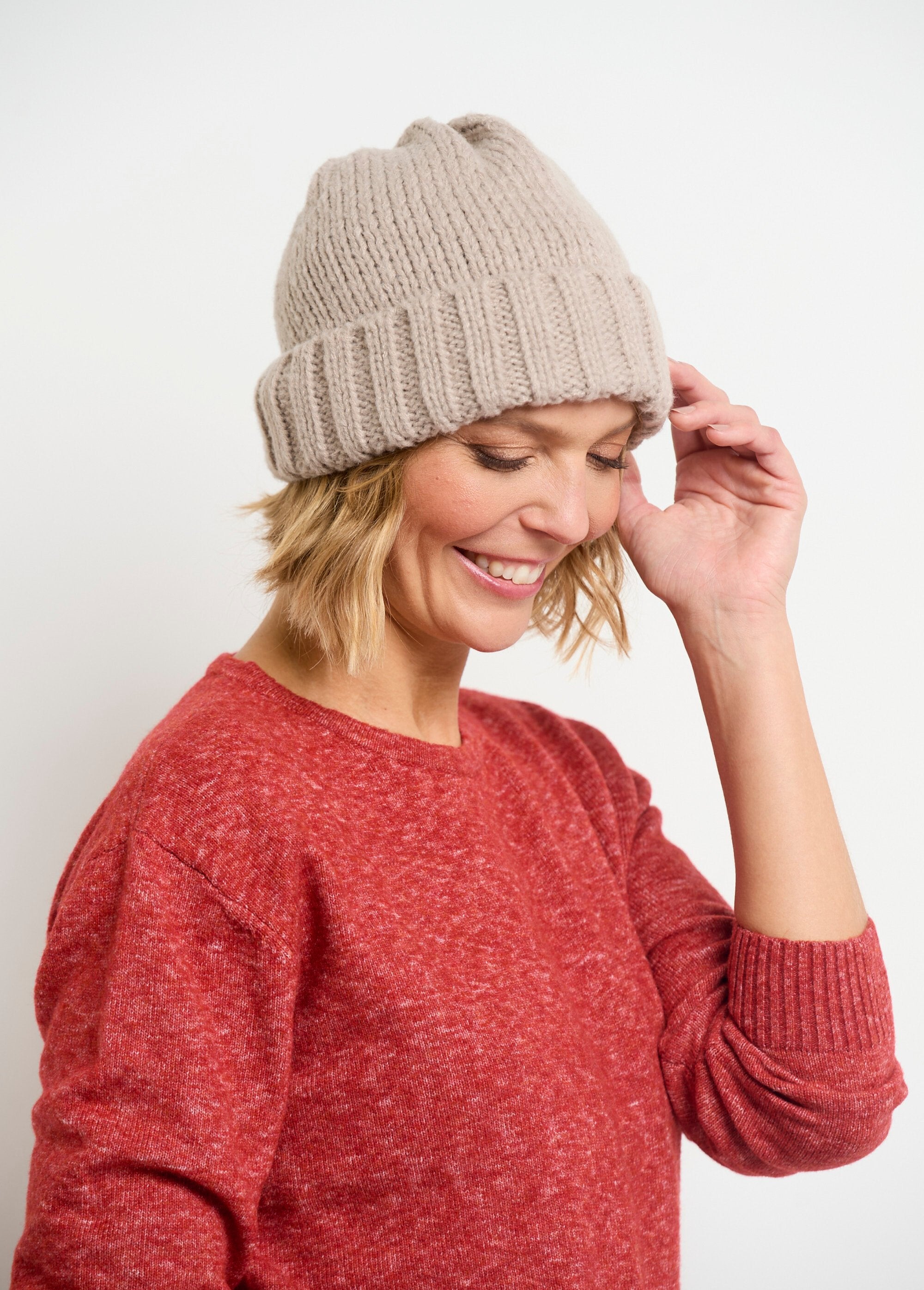 Thick_knit_hat_with_cuff_Mole_DR1_slim