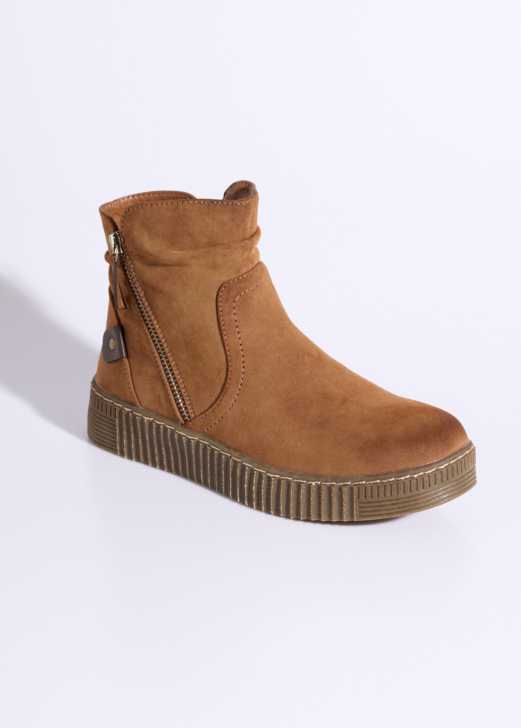 Suede_boots_with_wedge_sole_camel_FA1_slim