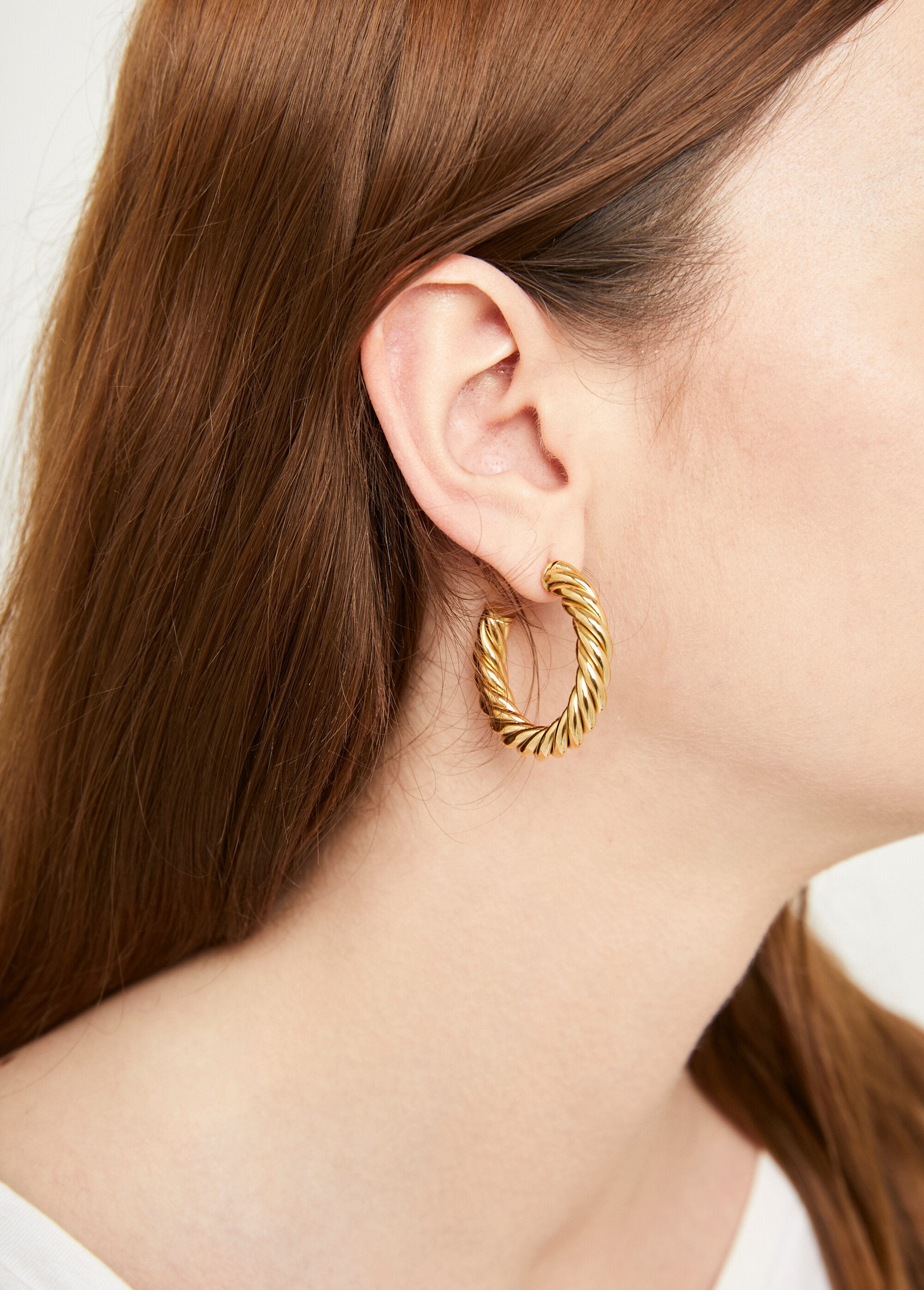 Steel_twisted_hoop_earrings_Golden_FA1_slim