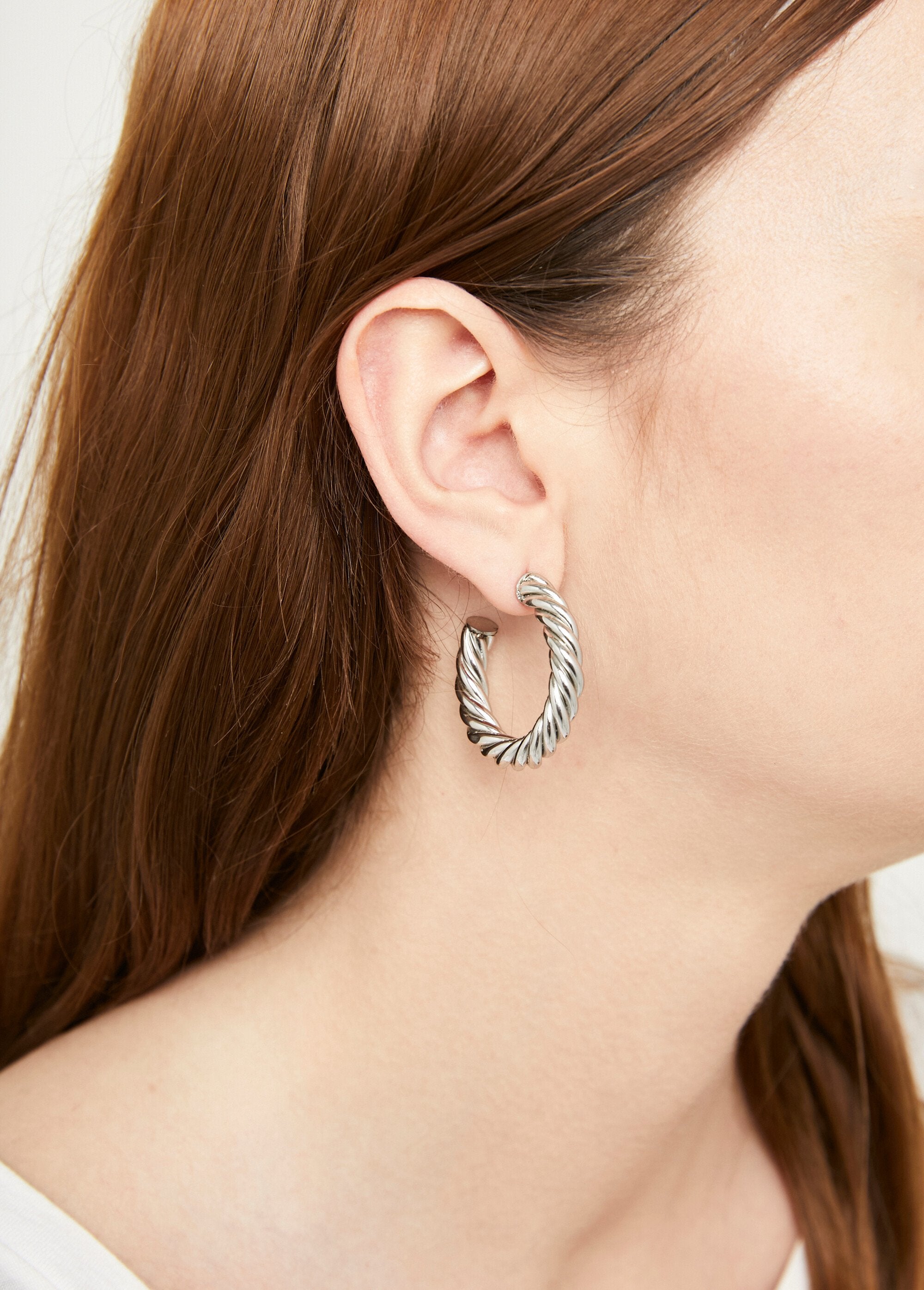 Steel_twisted_hoop_earrings_Silver_FA1_slim