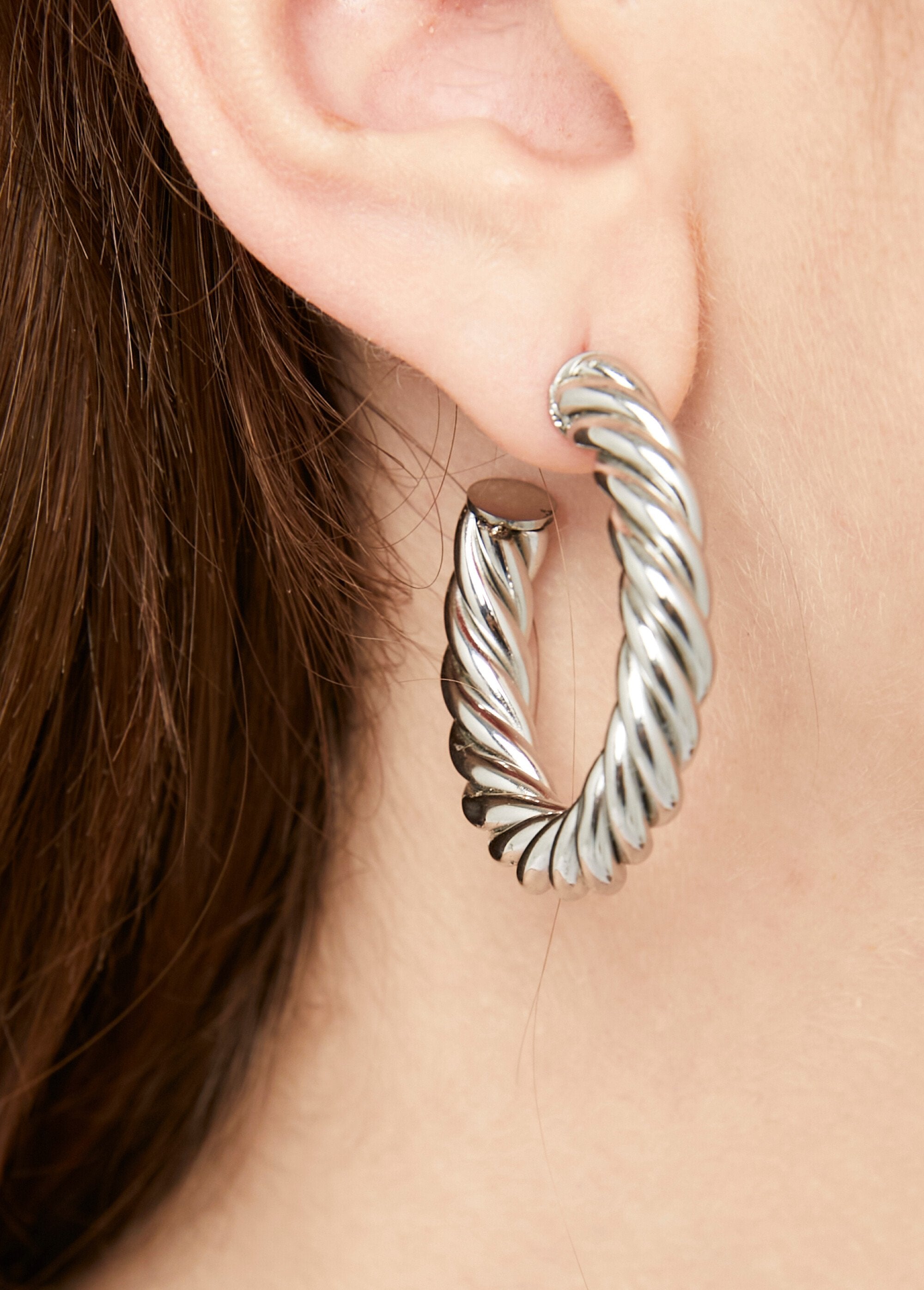 Steel_twisted_hoop_earrings_Silver_FA2_slim