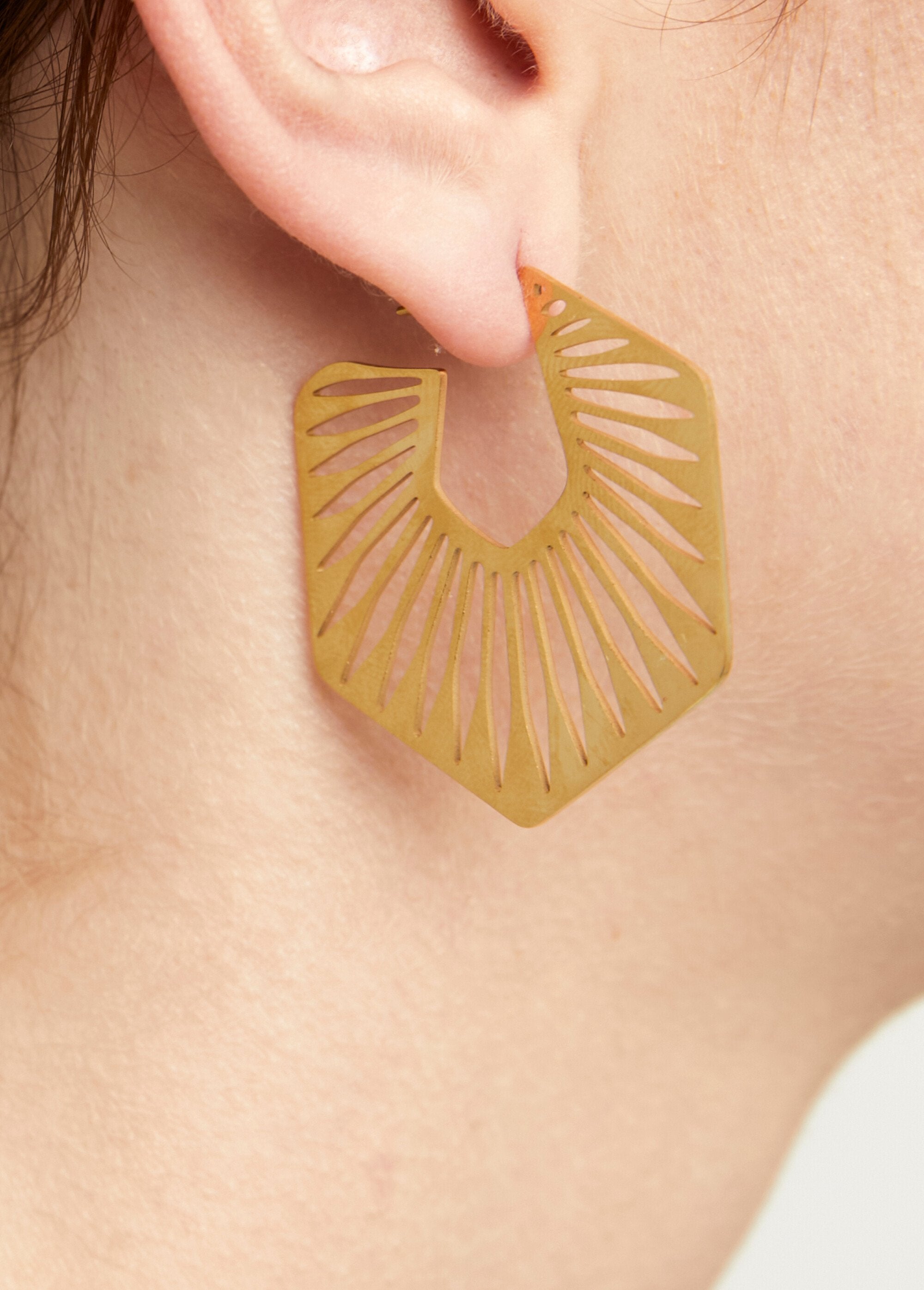 Geometric_steel_earrings_Golden_FA2_slim