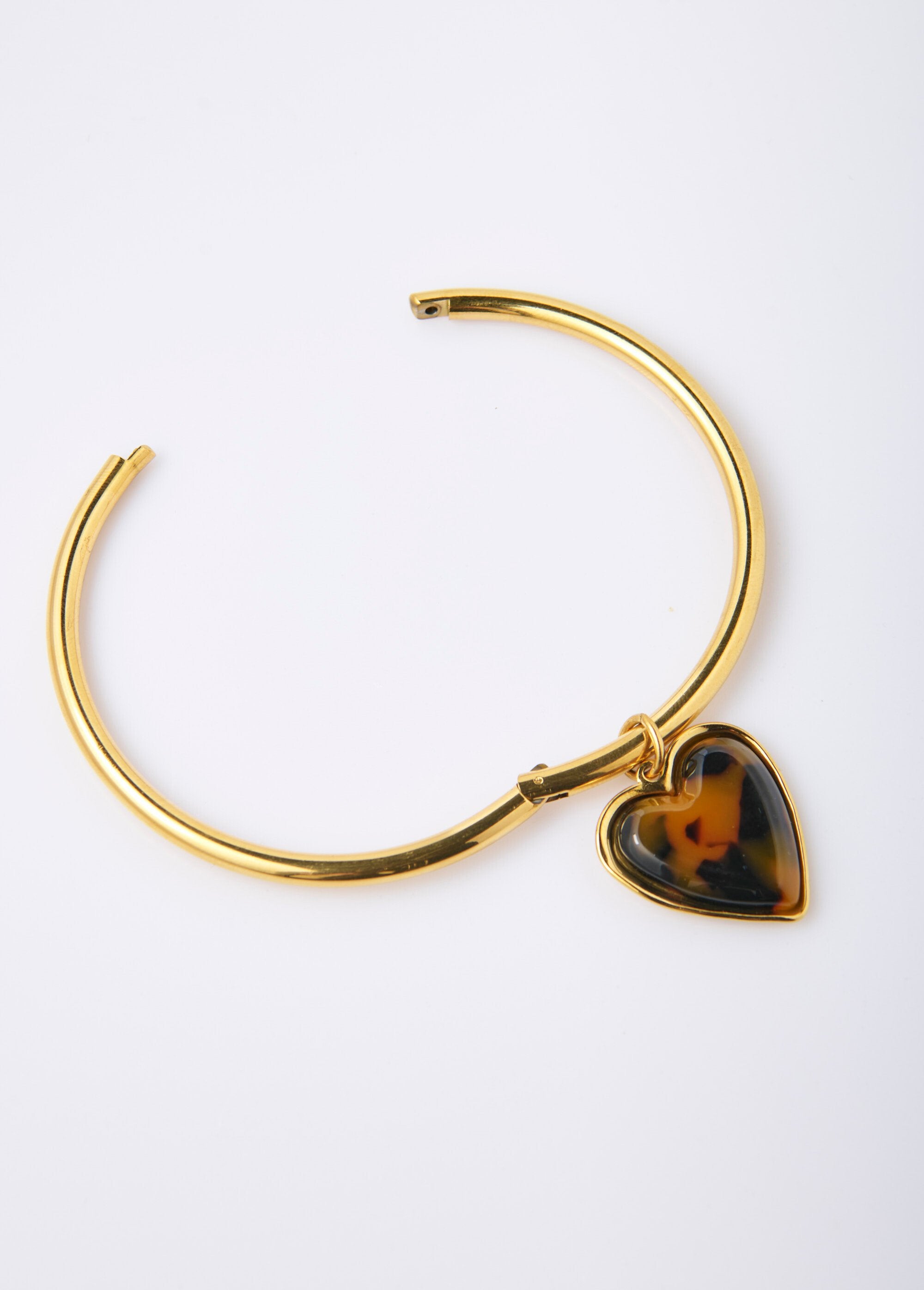 Stainless_steel_bangle_bracelet_with_heart_pendant_Golden_DE1_slim