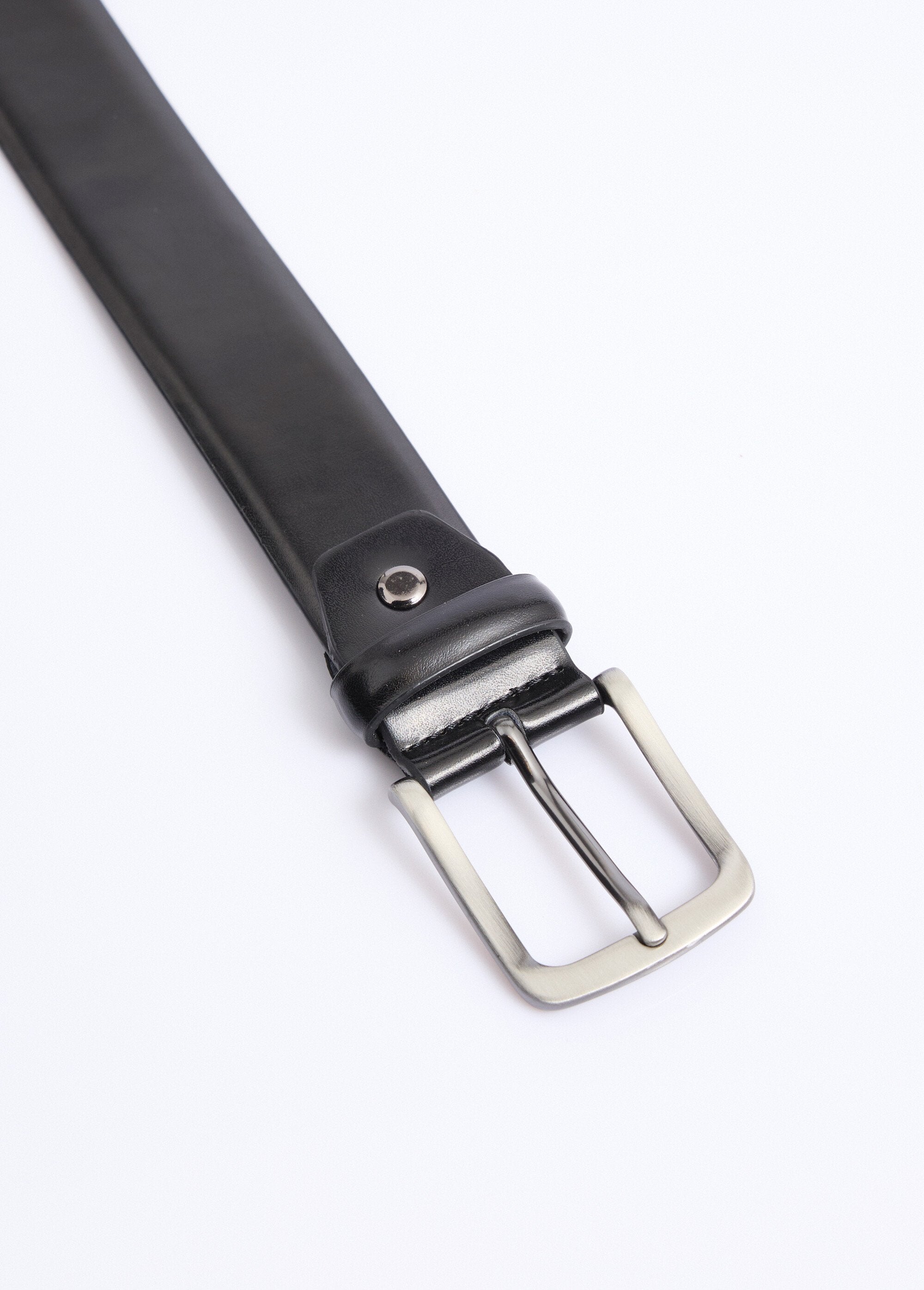 Leather_belt_with_raw_edges,_metal_buckle_Black_DE2_slim