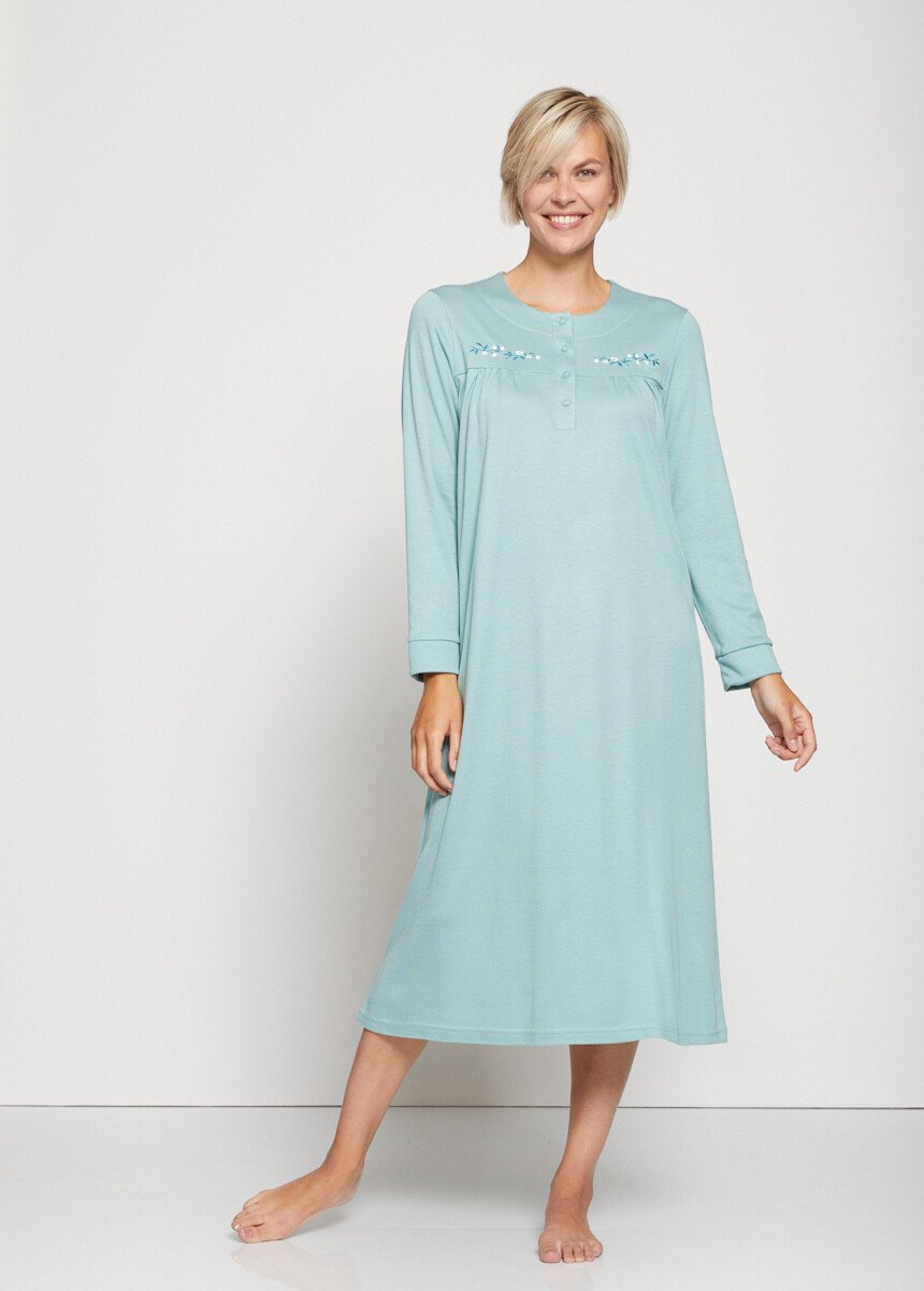 Courtelle®_embroidered_nightgown_Green_FA1_slim