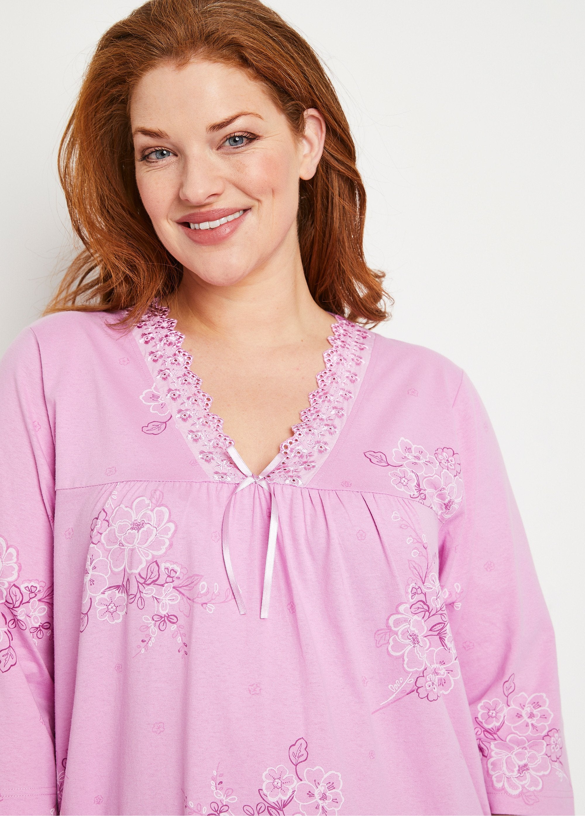 Mid-length_nightgown_embroidered_cotton_3/4_sleeves_Old_pink_DE1_curvy