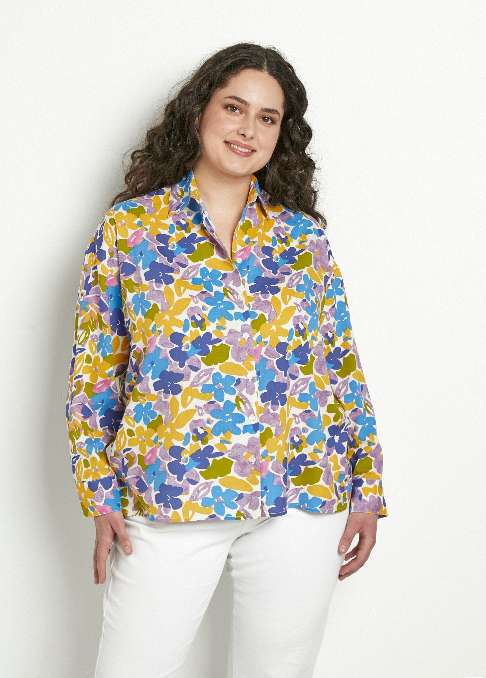 Long,_flowing_floral_print_button-up_blouse_Multicolor_FA1_curvy