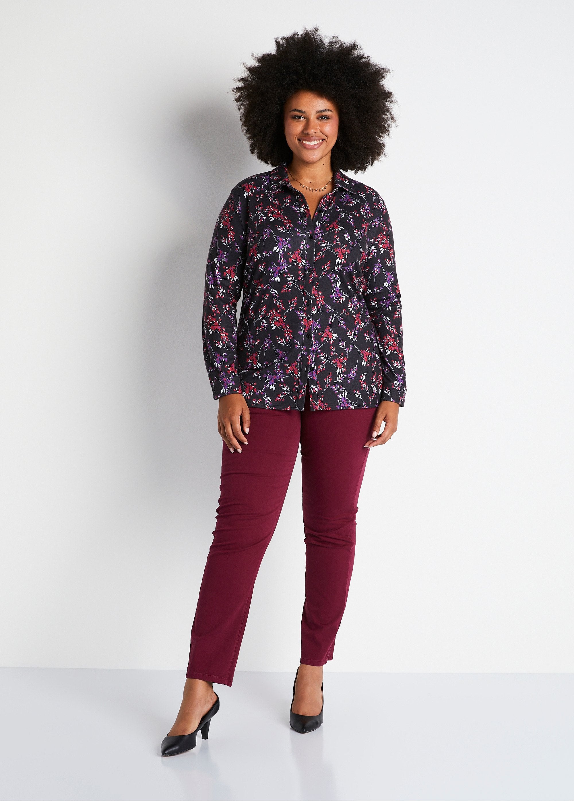 Warm_knit_floral_blouse_Black_print_SF1_curvy