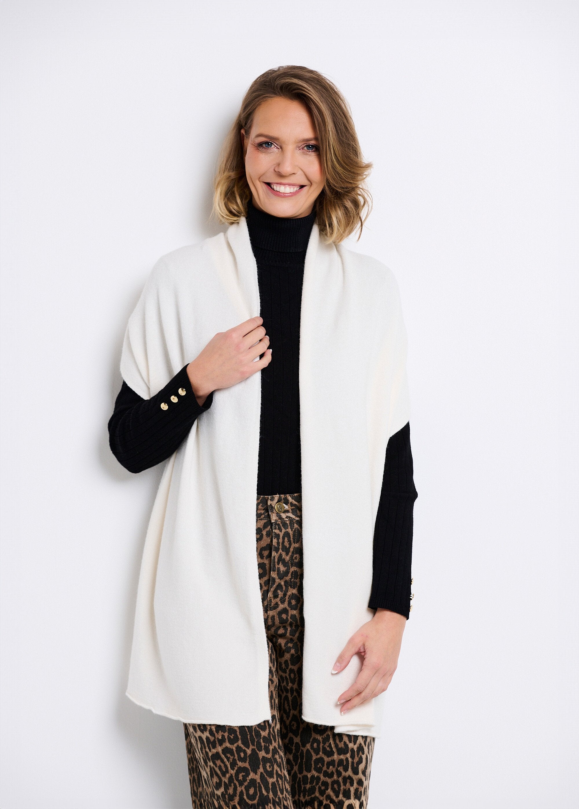 Seamless_cashmere_touch_scarf_Ecru_FA2_slim