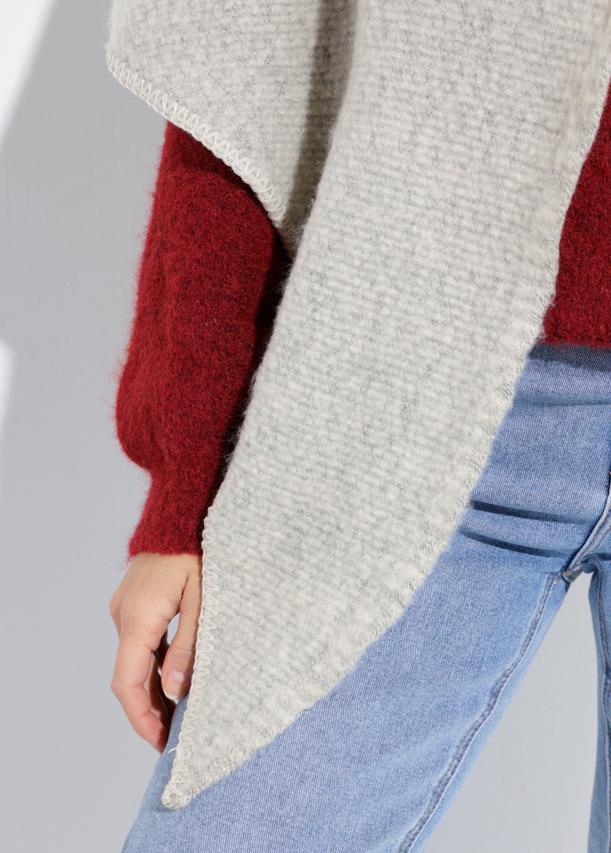 Soft_and_warm_knitted_triangle_scarf_Beige_china_DE1_slim