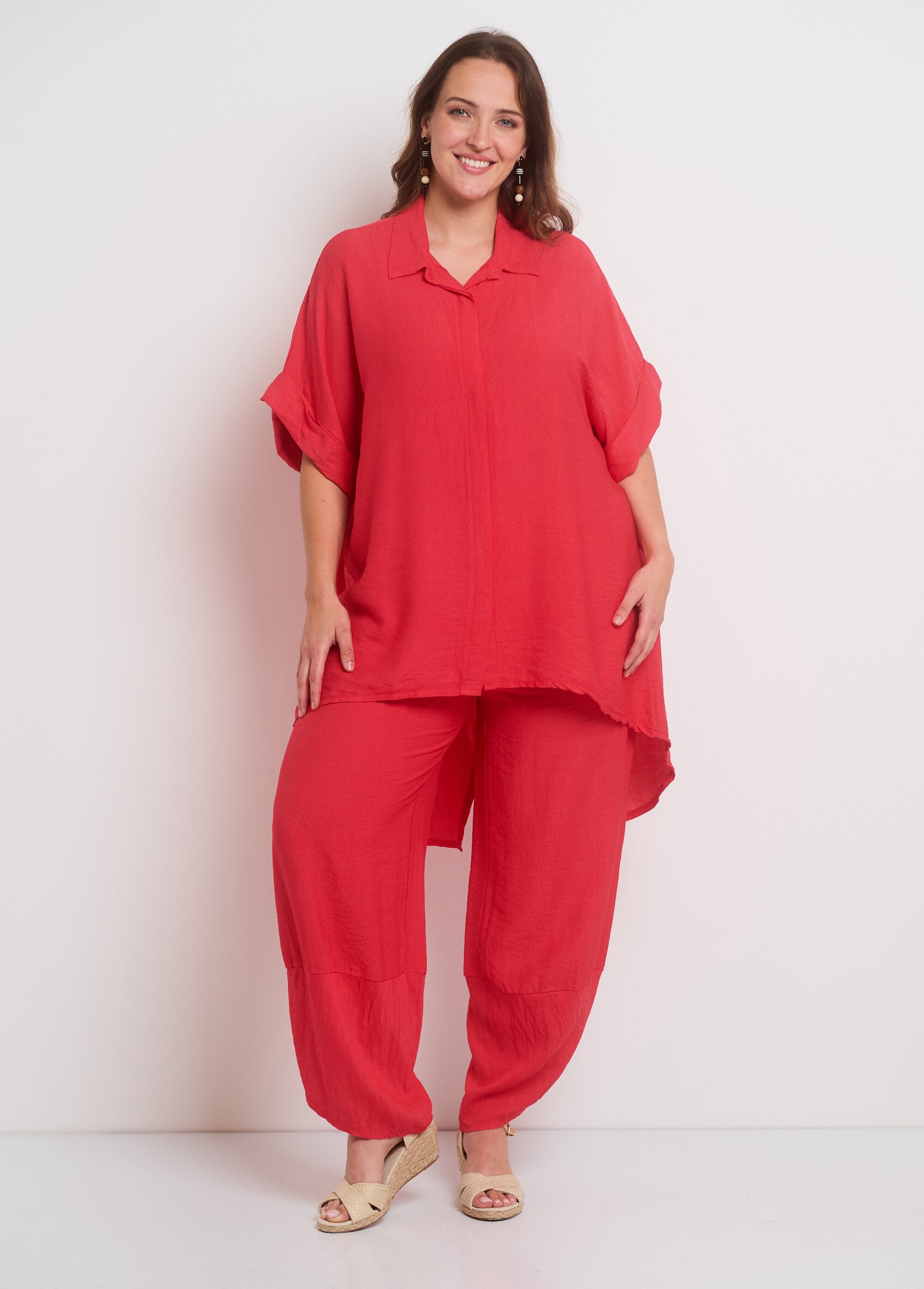 Blouse_and_pants_set_Red_FA1_curvy