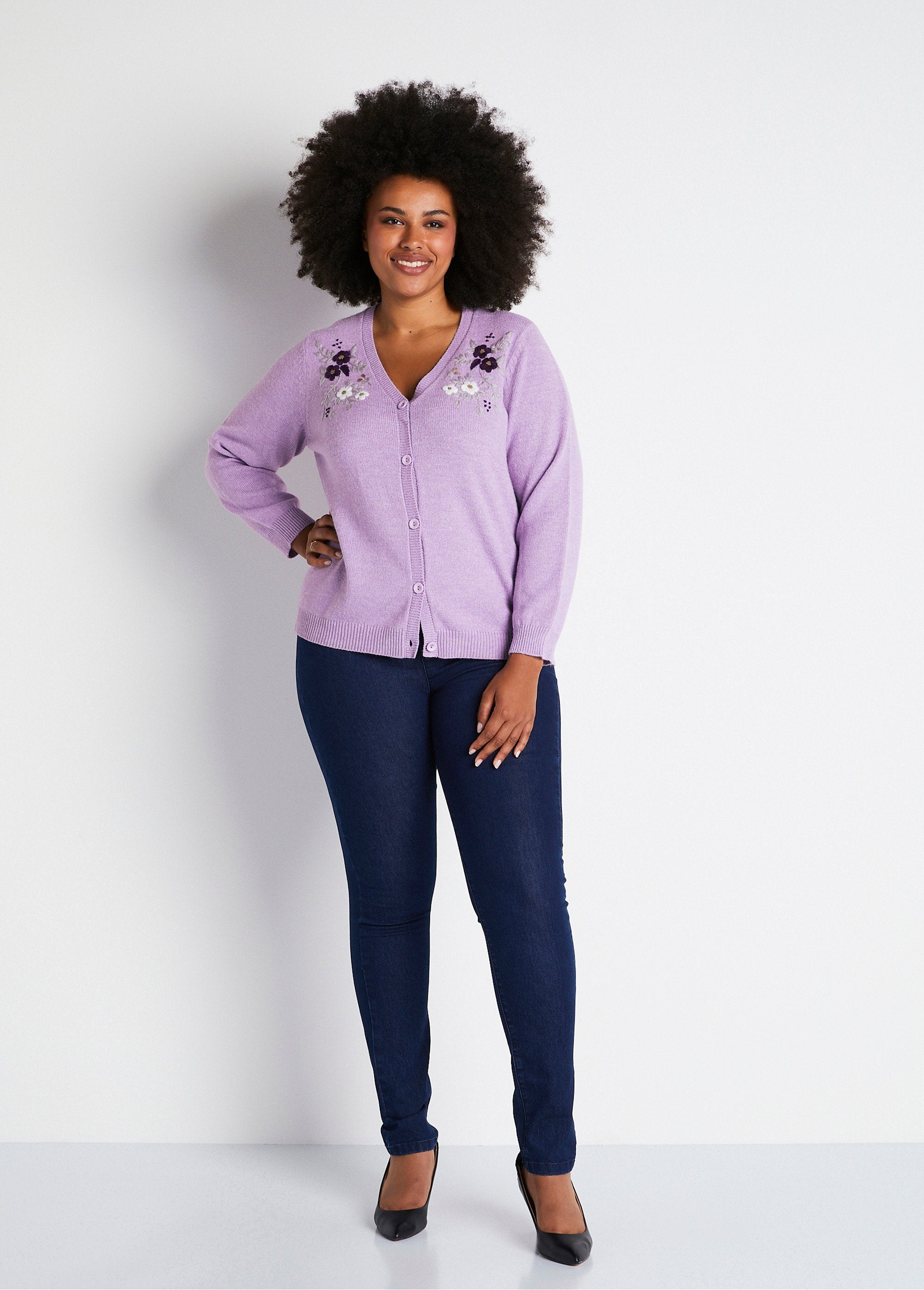 Soft_plain_V-neck_buttoned_short_embroidered_cardigan_Lilac_SF1_curvy