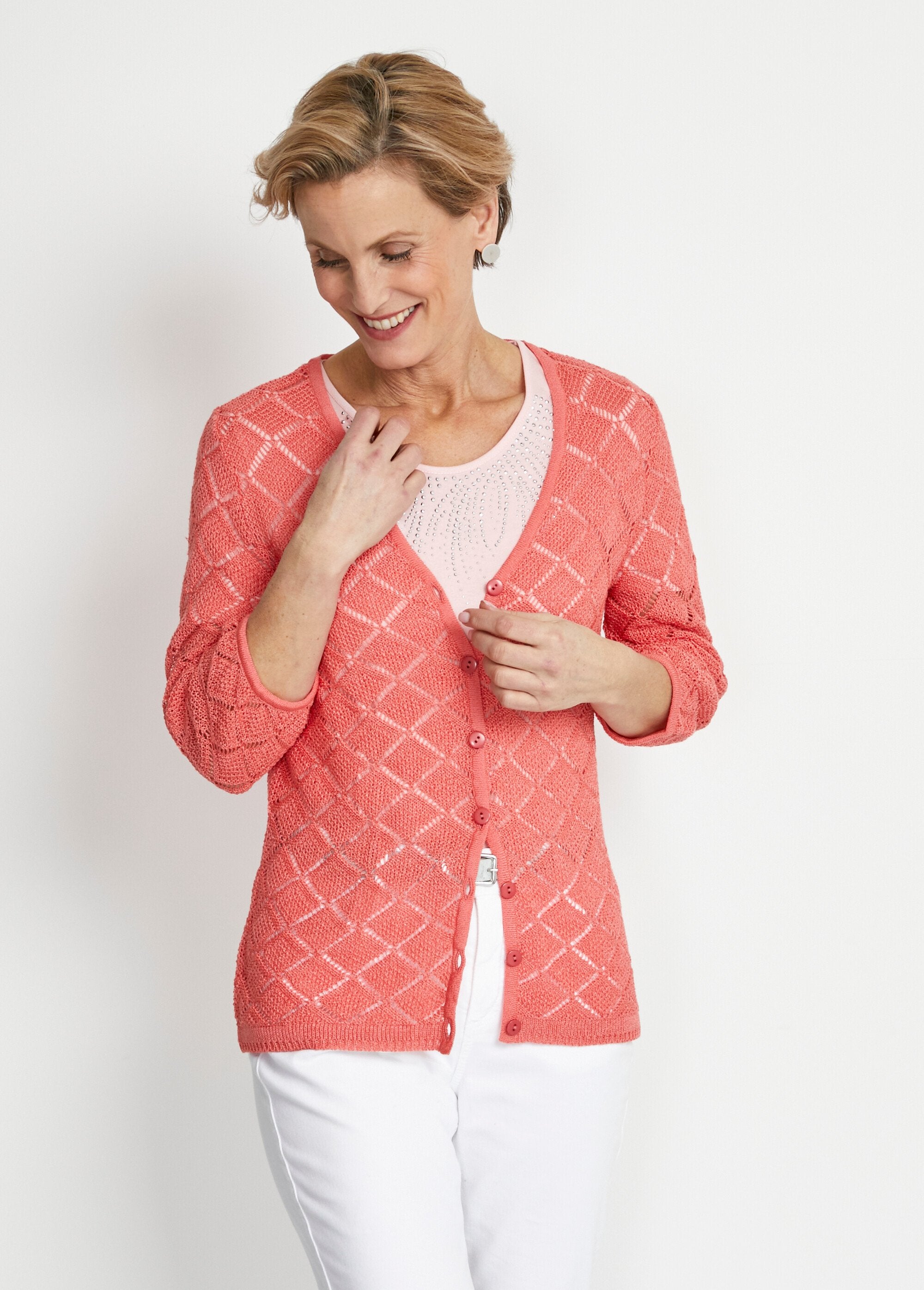 Short_buttoned_V-neck_openwork_cardigan_Coral_FA1_slim