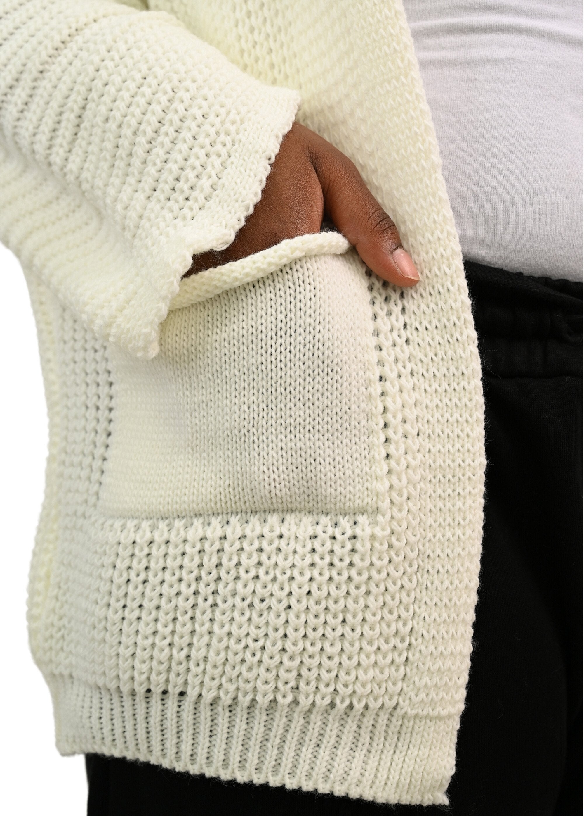 Long_knitted_vest_with_patch_pockets_White_DE1_curvy