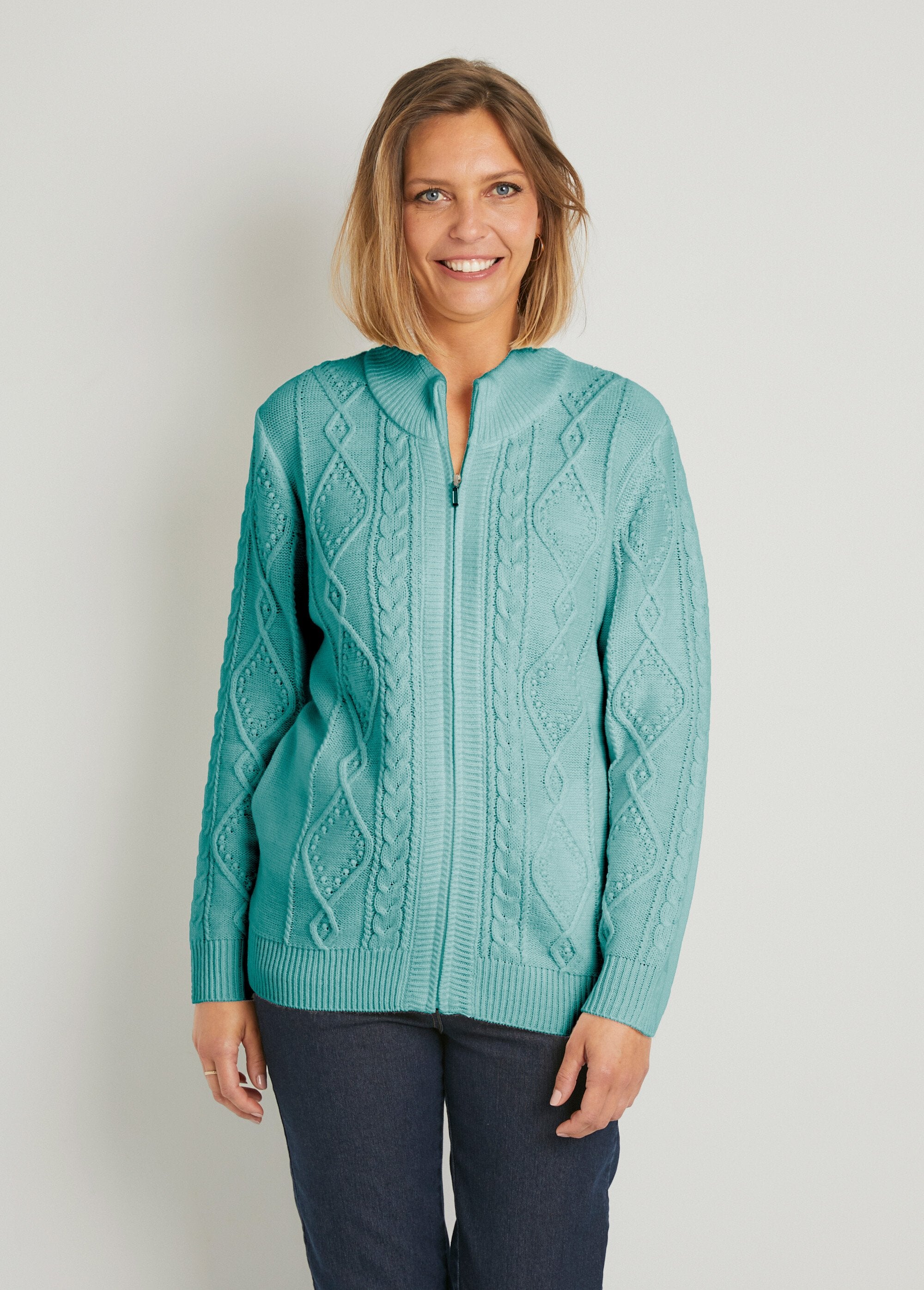 Warm_zipped_cardigan_with_cable_high_collar_Green_FA1_slim