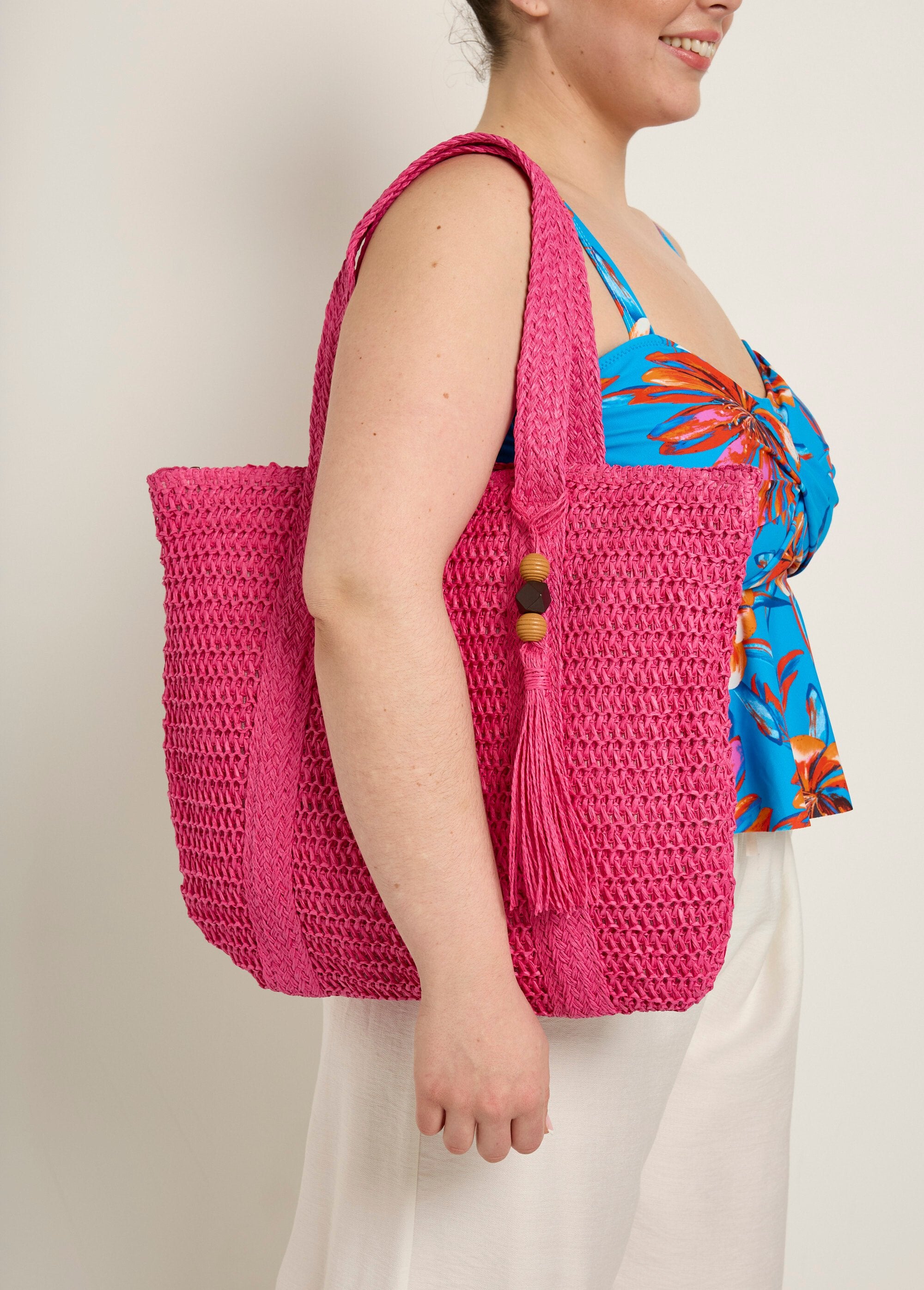 Grand_sac_en_paille_avec_pompon_perles_Fuchsia_FA1_slim