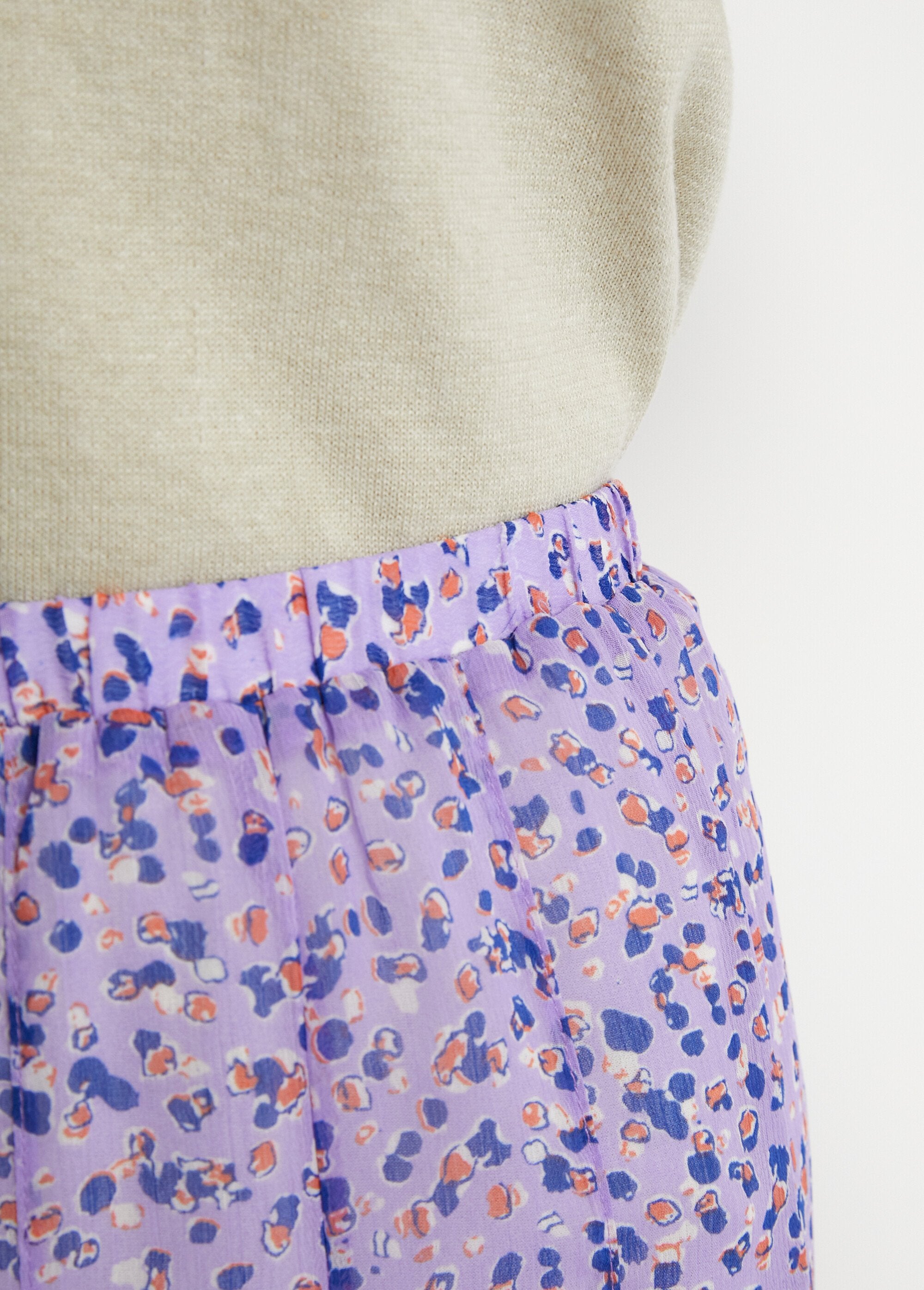 Mid-length_printed_voile_flared_skirt_Lilac_and_blue_DE1_slim