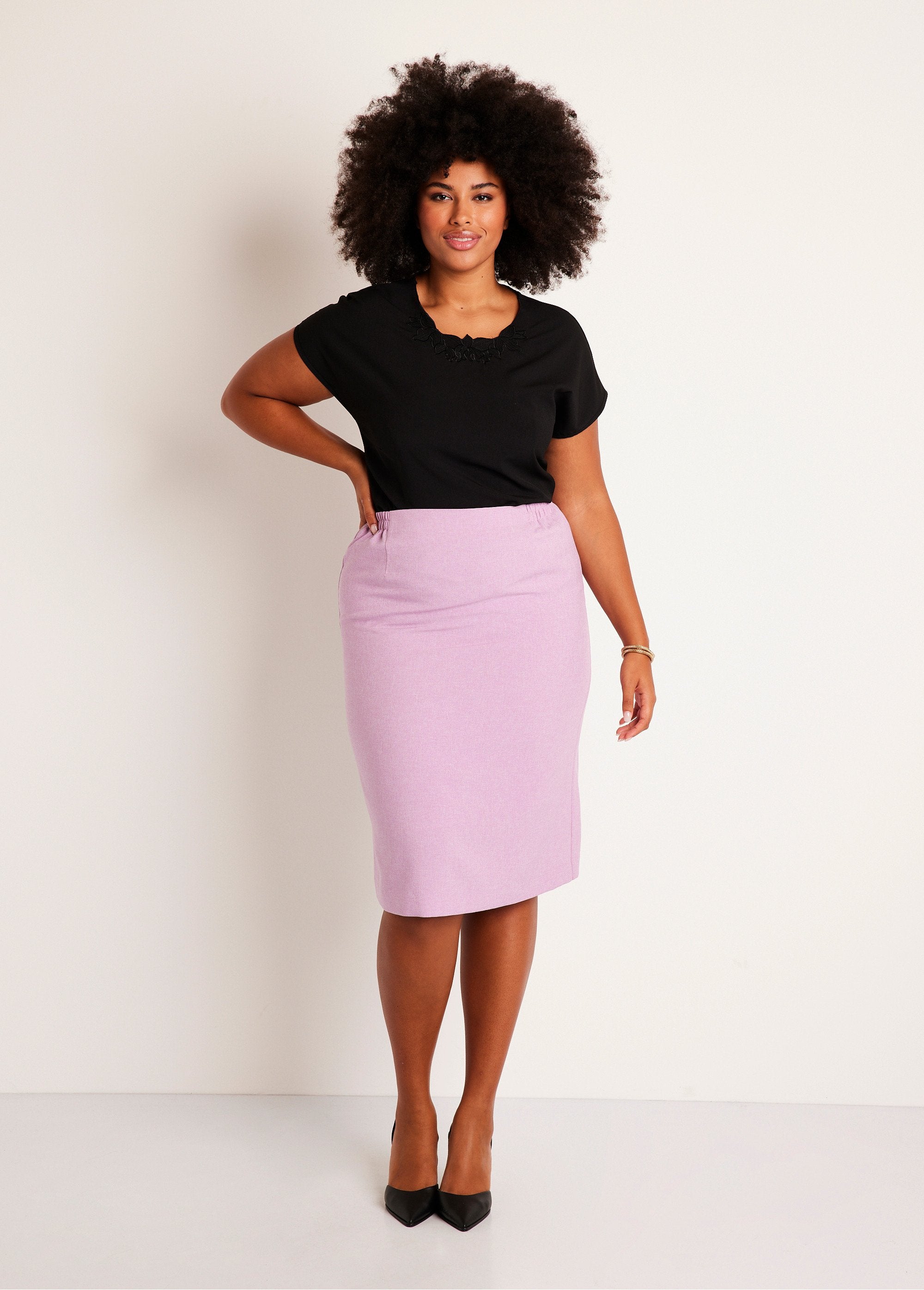 Mid-length_straight_skirt_Parma_SF1_curvy