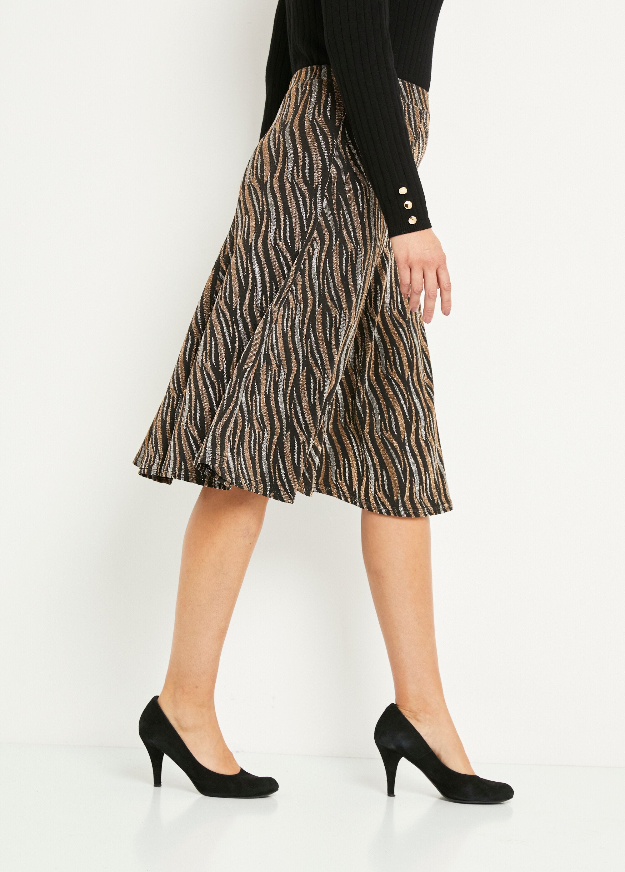 Mid-length_flared_skirt_in_shiny_jacquard_knit_Black_and_copper_DR1_slim